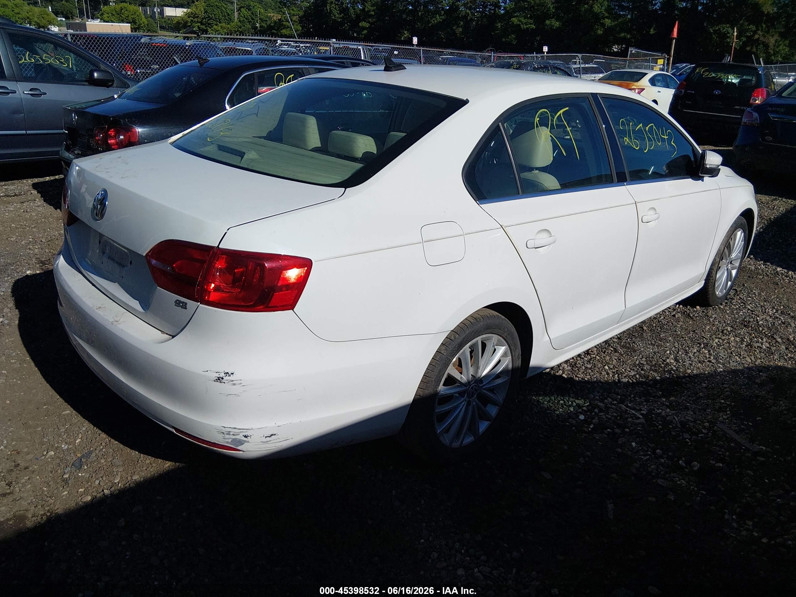 2014 Volkswagen Jetta 1.8t Se White vin: 3VWD07AJ6EM222495