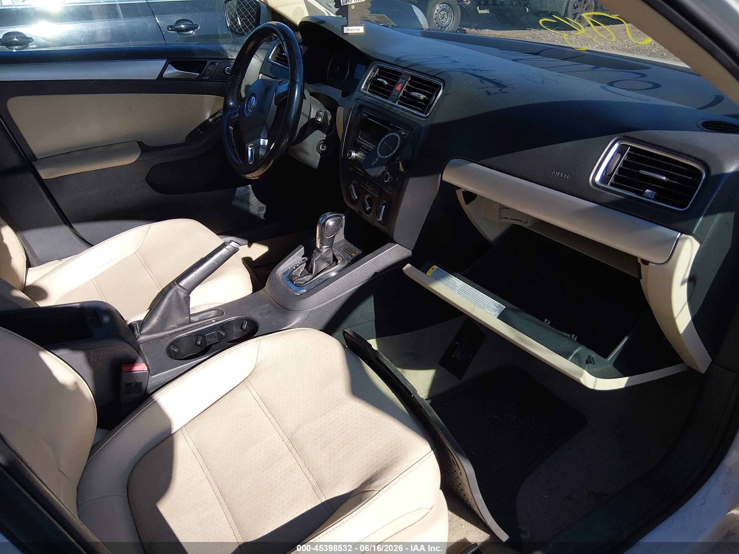 2014 Volkswagen Jetta 1.8t Se White vin: 3VWD07AJ6EM222495