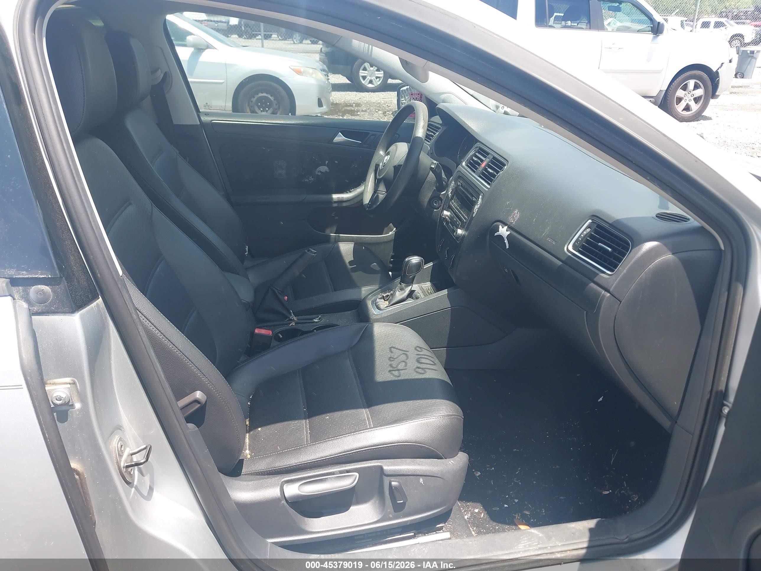 2014 Volkswagen Jetta 1.8t Se Silver vin: 3VWD07AJ6EM222853