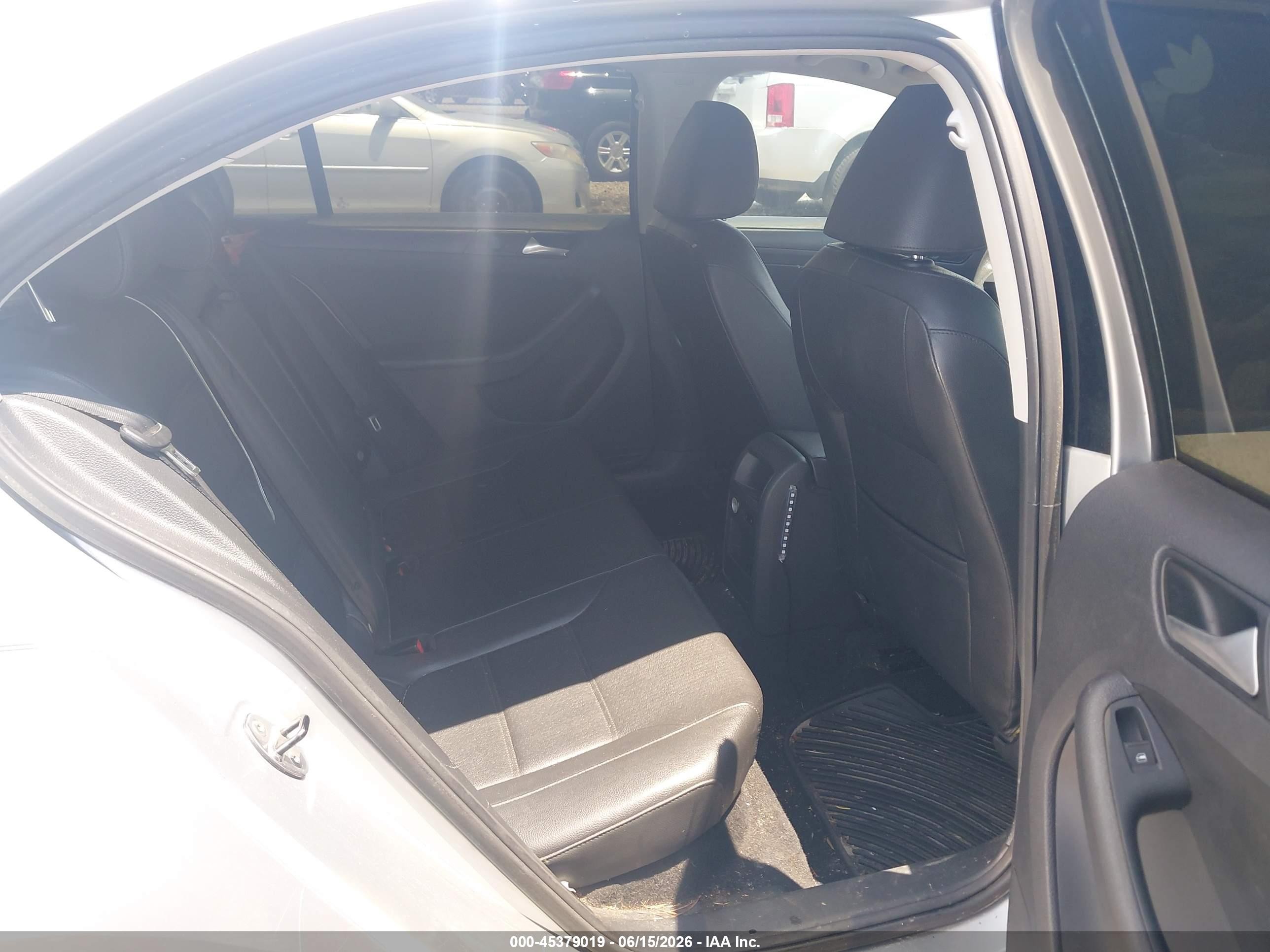 2014 Volkswagen Jetta 1.8t Se Silver vin: 3VWD07AJ6EM222853