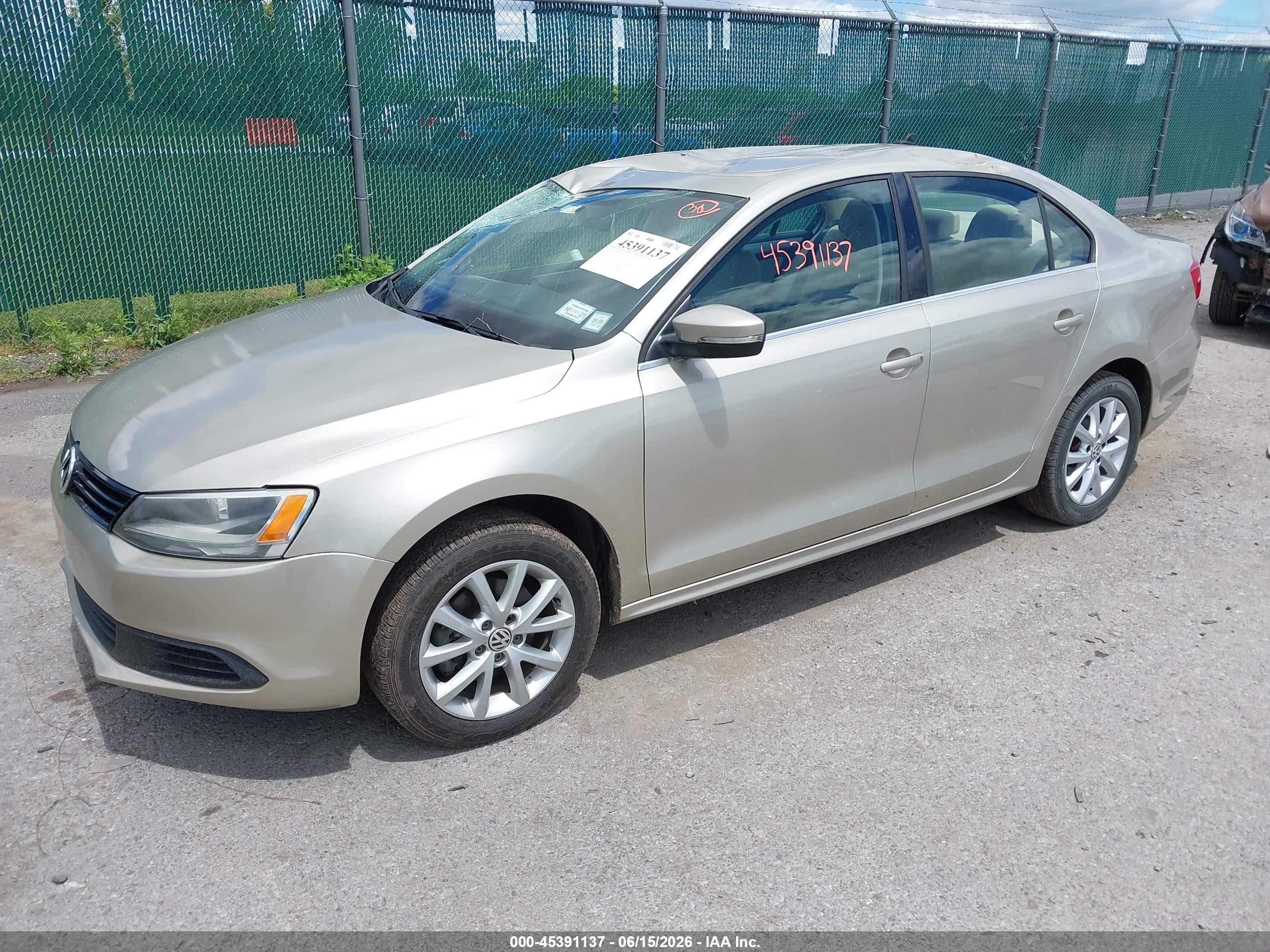 2014 Volkswagen Jetta 1.8t Se Gold vin: 3VWD07AJ6EM223324