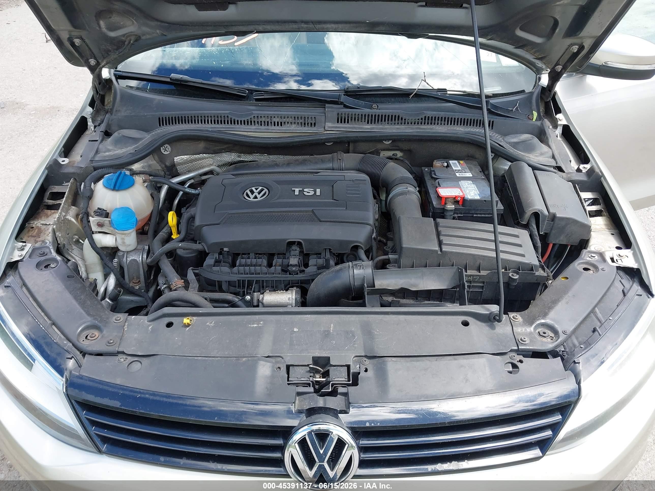 2014 Volkswagen Jetta 1.8t Se Gold vin: 3VWD07AJ6EM223324