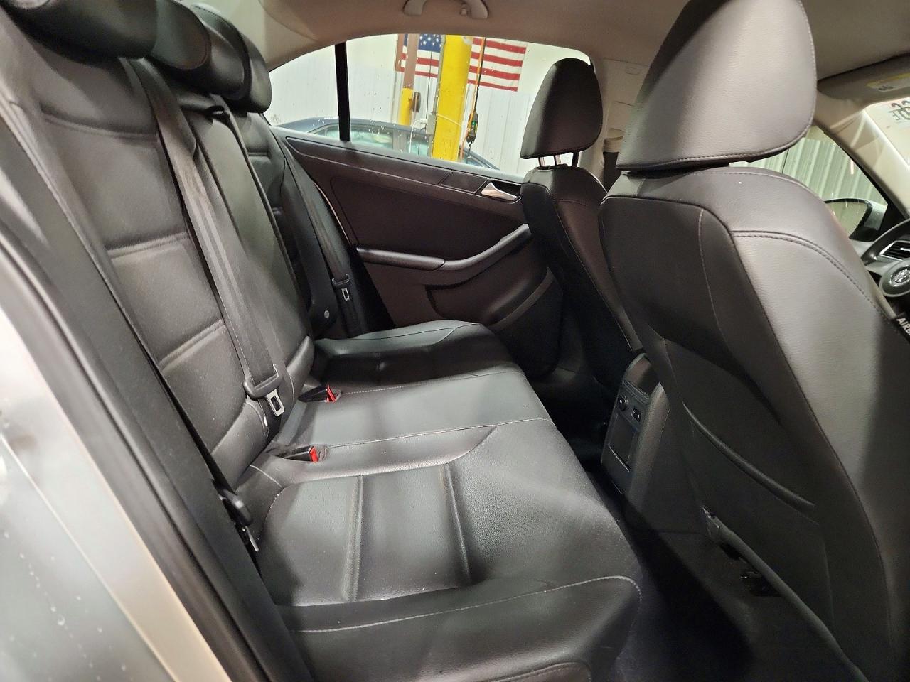 2014 Volkswagen Jetta Se Silver vin: 3VWD07AJ7EM222411
