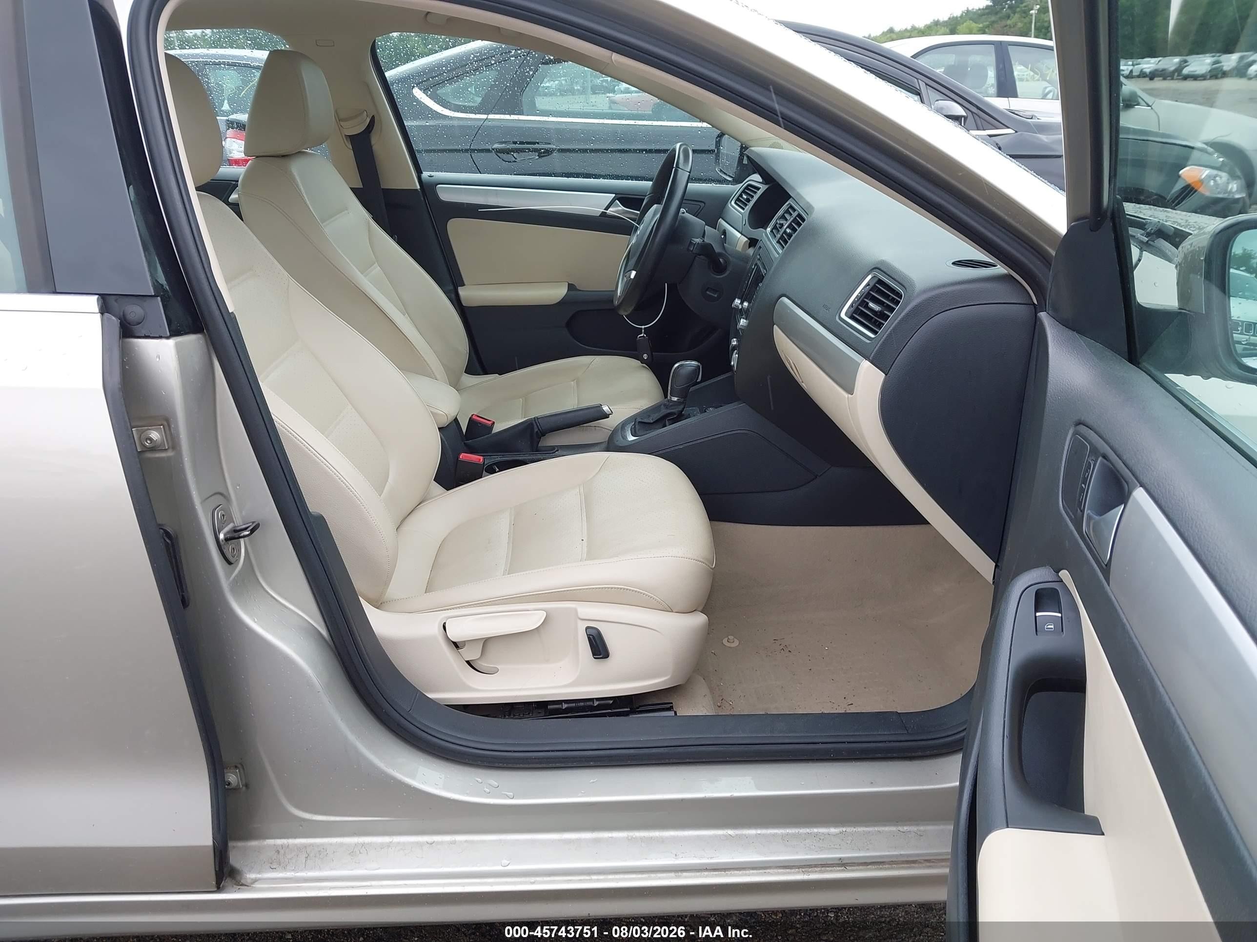2014 Volkswagen Jetta 1.8t Se Beige vin: 3VWD07AJ7EM293480