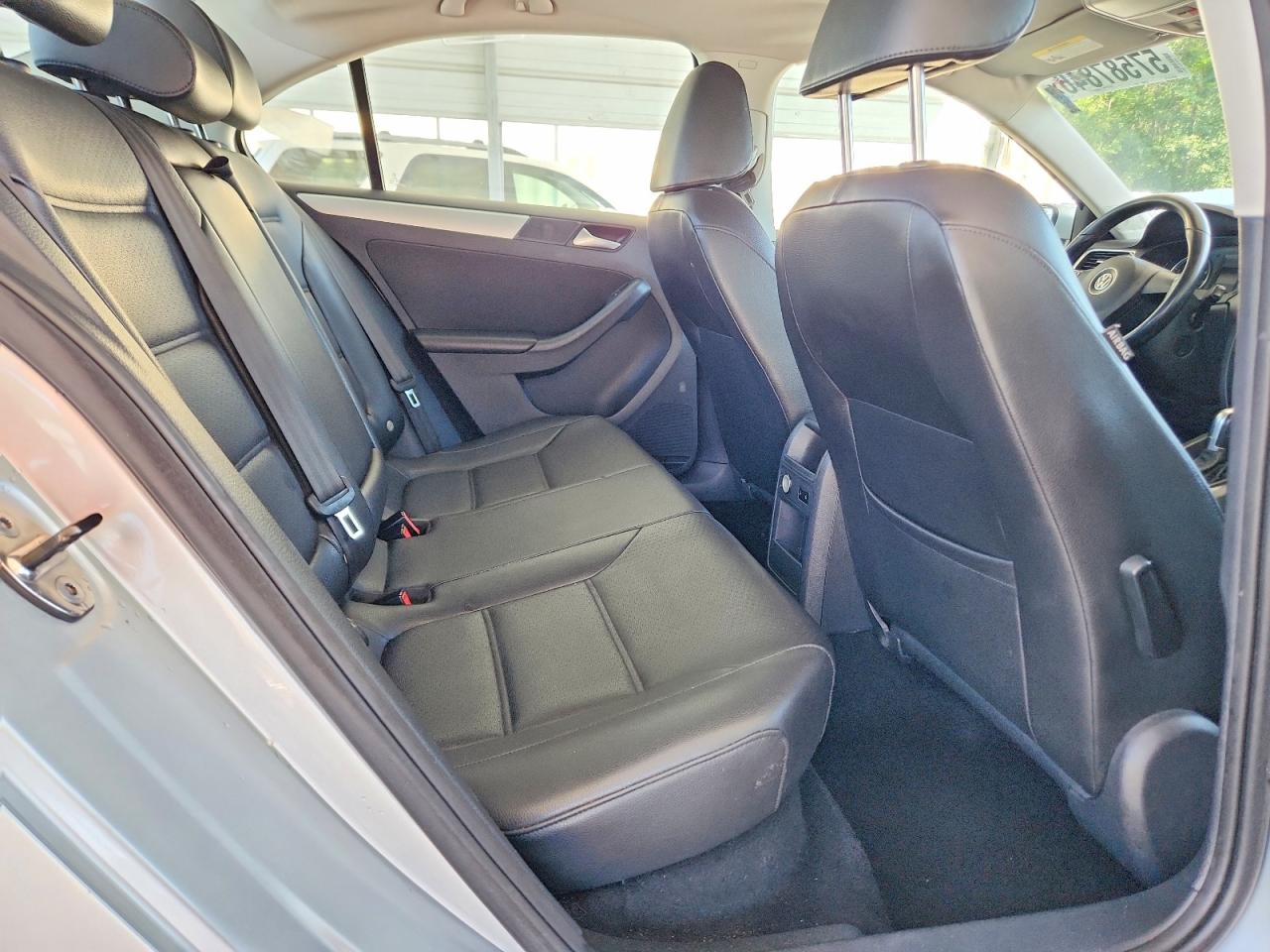 2014 Volkswagen Jetta Se Silver vin: 3VWD07AJ7EM322816