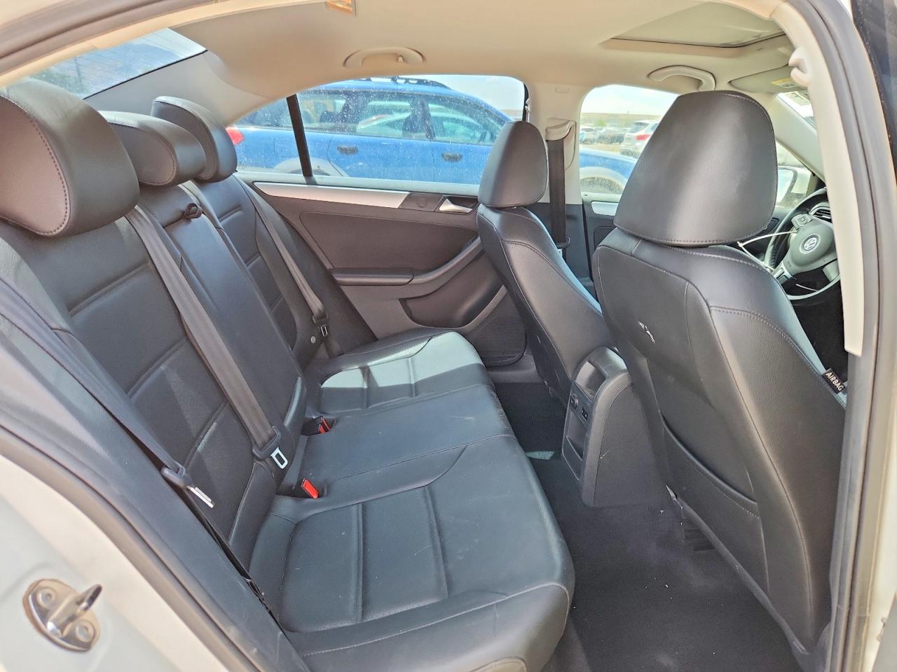 2014 Volkswagen Jetta Se Белый vin: 3VWD07AJ7EM368047