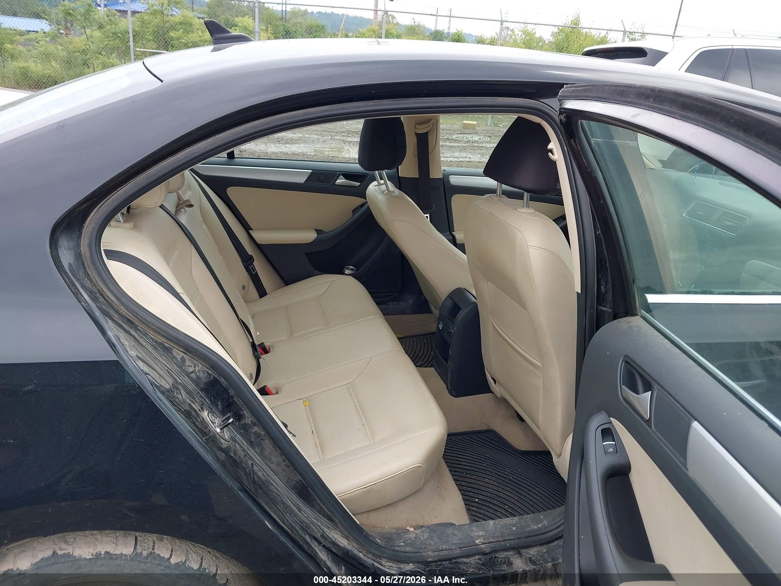 2014 Volkswagen Jetta 1.8t Se Черный vin: 3VWD07AJ7EM368484