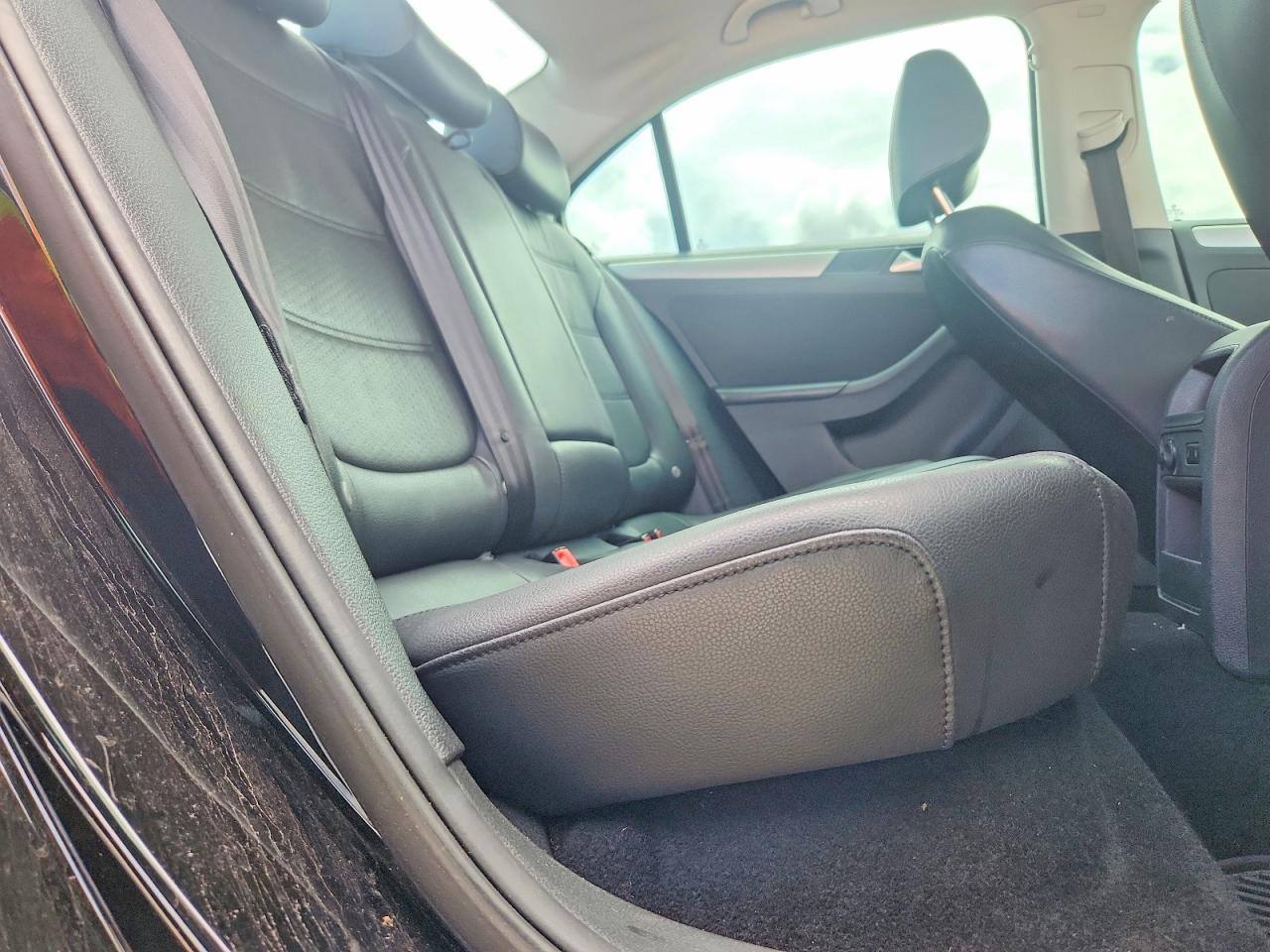 2014 Volkswagen Jetta Черный vin: 3VWD07AJ8EM364220