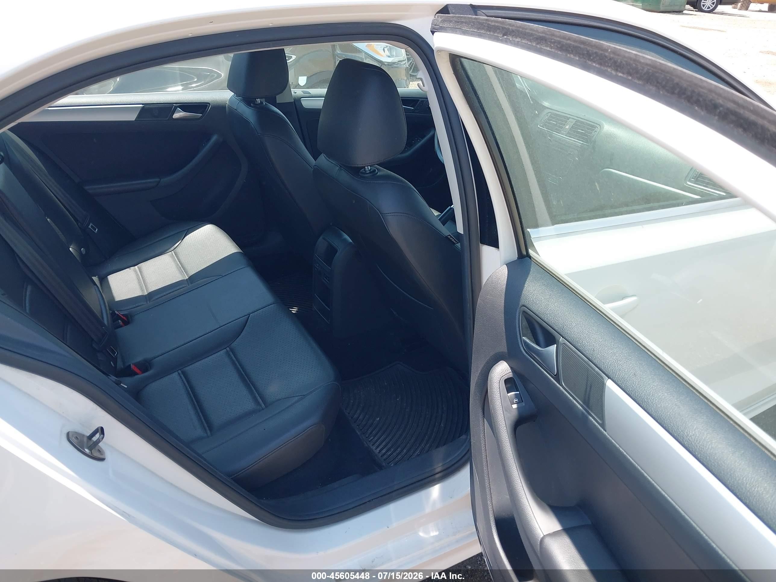 2014 Volkswagen Jetta 1.8t Se White vin: 3VWD07AJ8EM387738