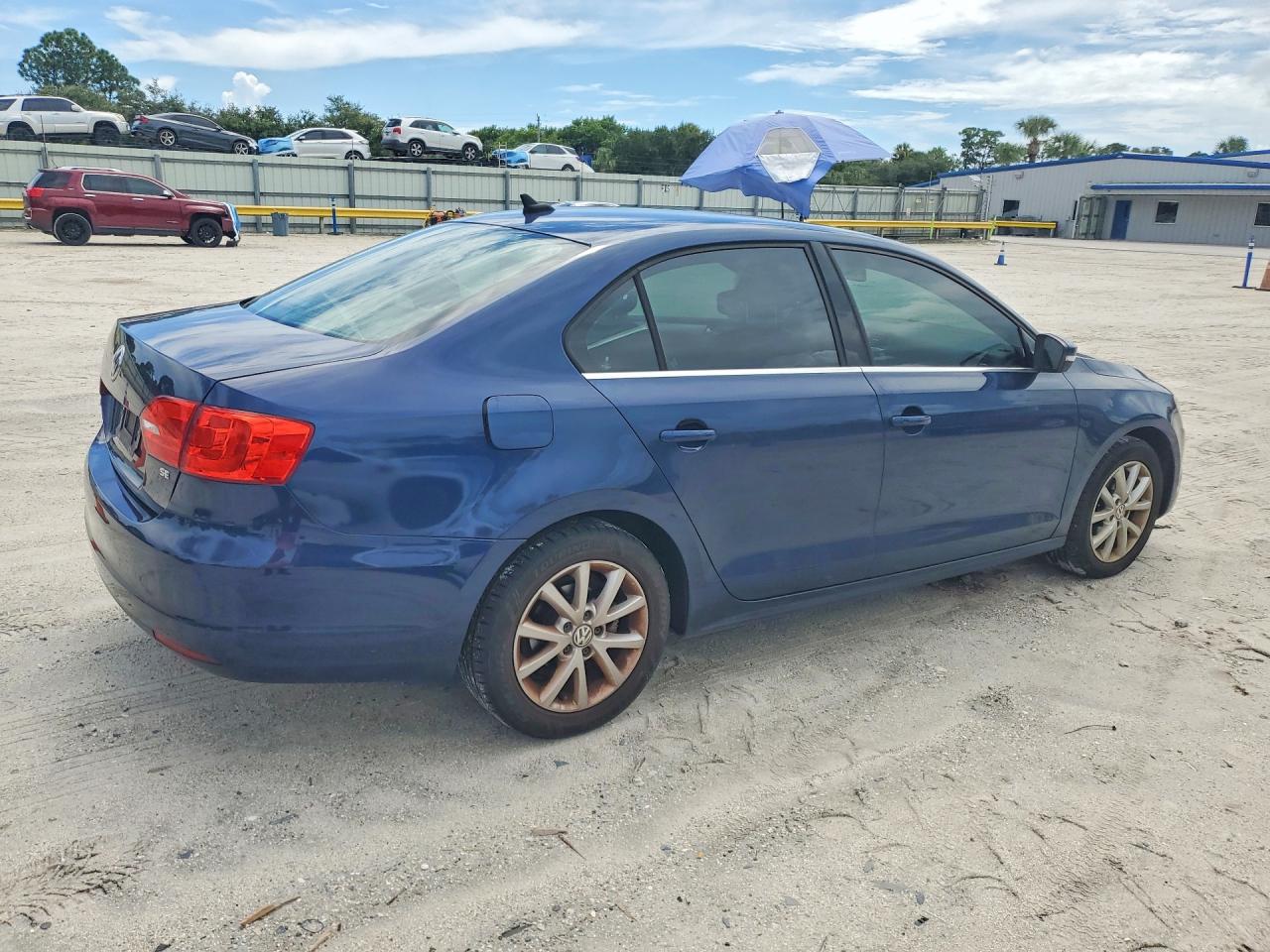 2014 Volkswagen Jetta Se Синий vin: 3VWD07AJ8EM440597