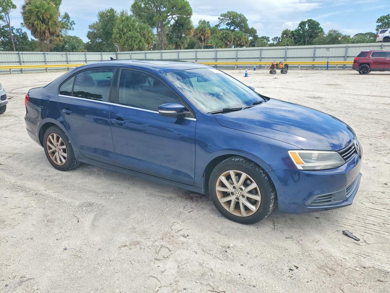 2014 Volkswagen Jetta Se Синий vin: 3VWD07AJ8EM440597