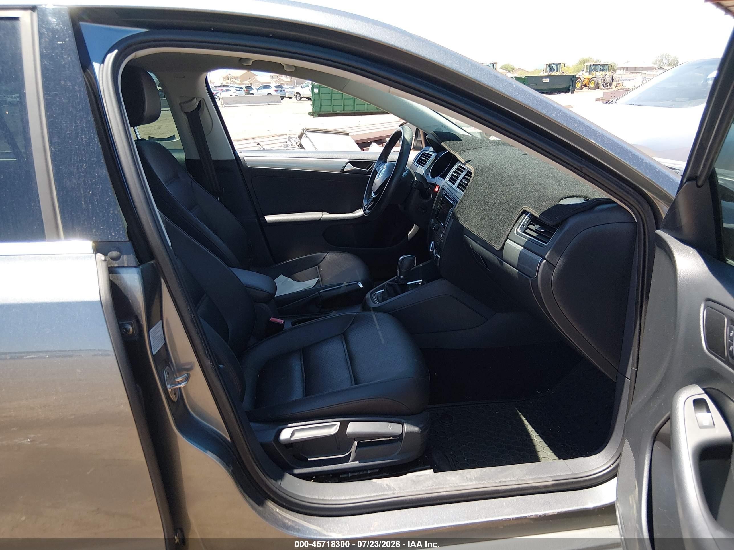 2015 Volkswagen Jetta 1.8t Se Gray vin: 3VWD07AJ8FM402188