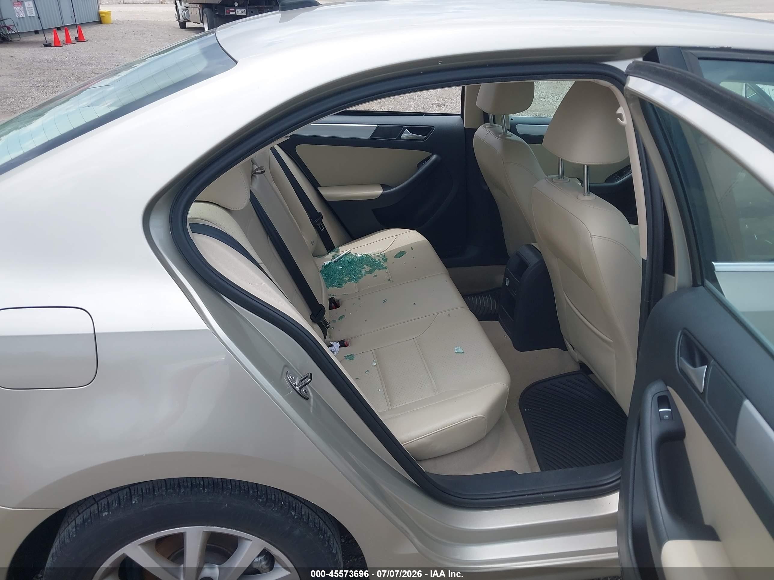 2014 Volkswagen Jetta 1.8t Se Champagne vin: 3VWD07AJ9EM237301
