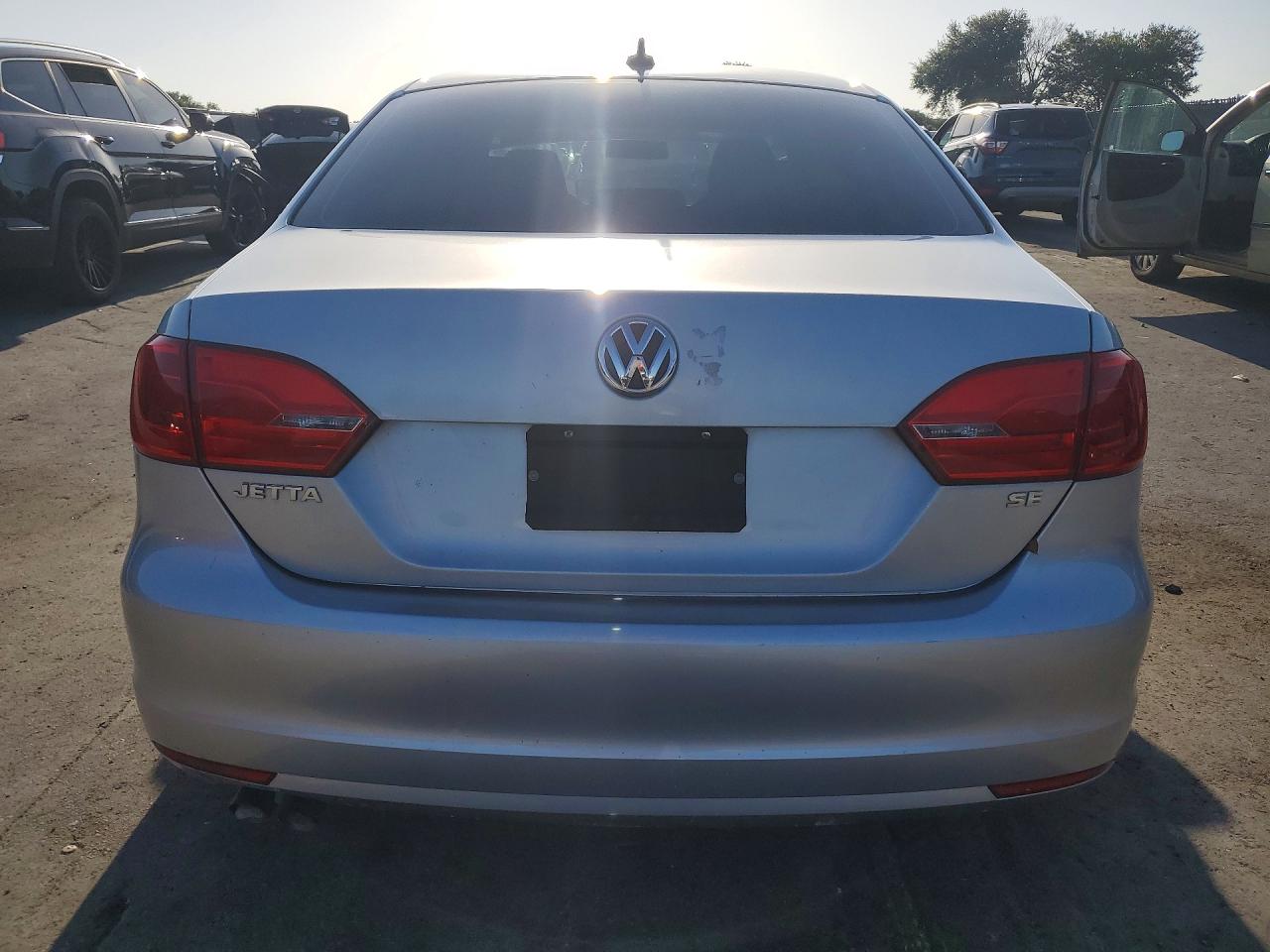 2014 Volkswagen Jetta Se Silver vin: 3VWD07AJ9EM239775