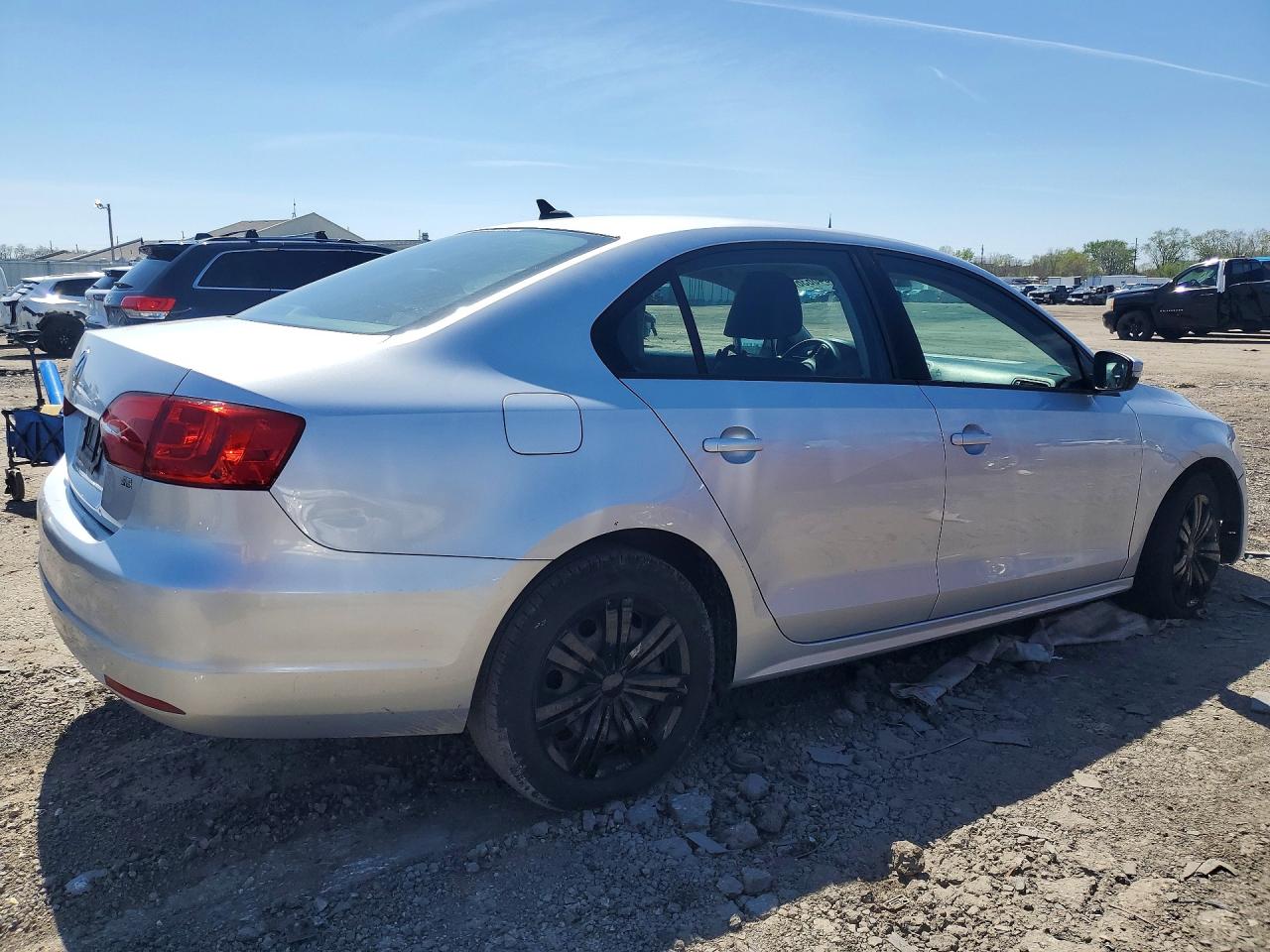 2014 Volkswagen Jetta Se Серебряный vin: 3VWD07AJ9EM299409