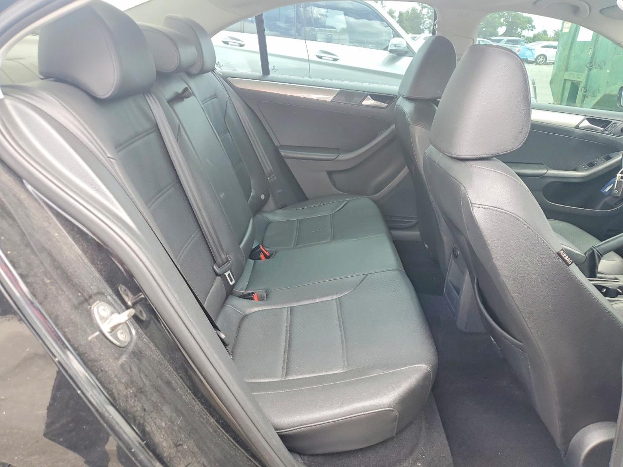 2015 Volkswagen Jetta Se Black vin: 3VWD07AJ9FM248588