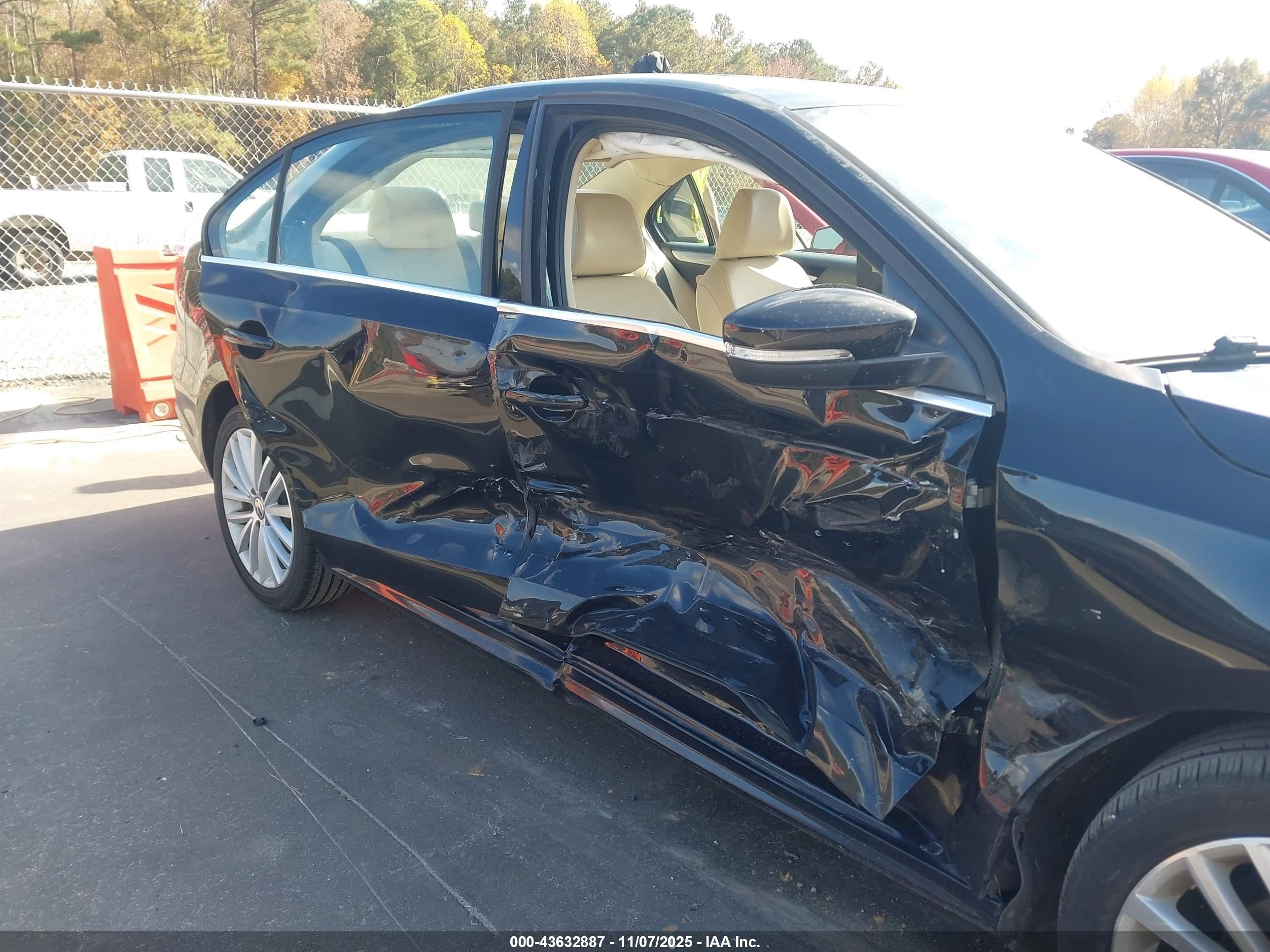 2015 Volkswagen Jetta 1.8t Se Черный vin: 3VWD07AJ9FM253337