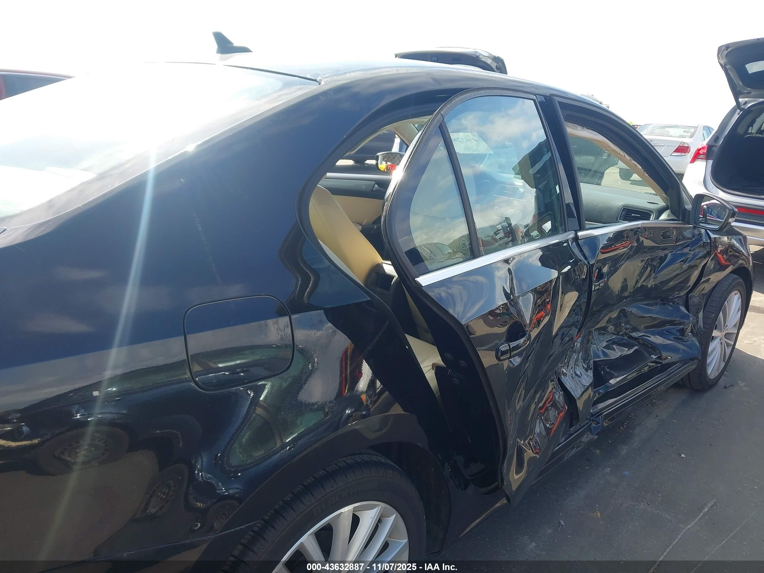 2015 Volkswagen Jetta 1.8t Se Черный vin: 3VWD07AJ9FM253337