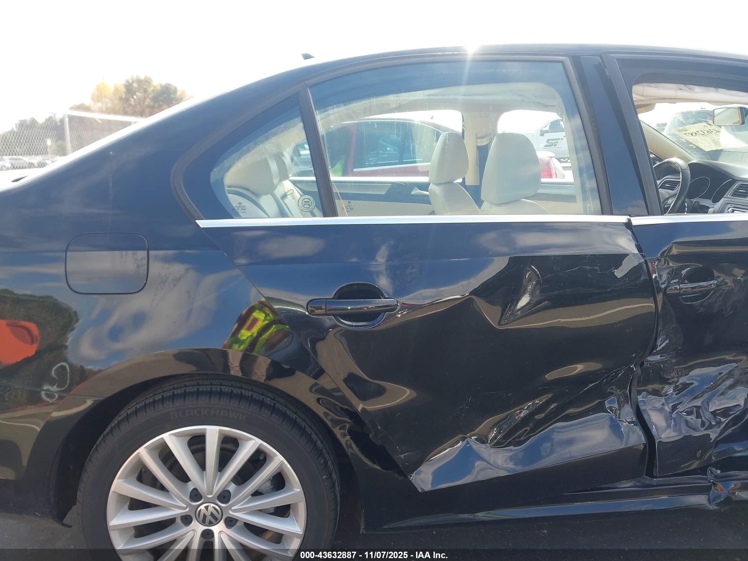 2015 Volkswagen Jetta 1.8t Se Черный vin: 3VWD07AJ9FM253337