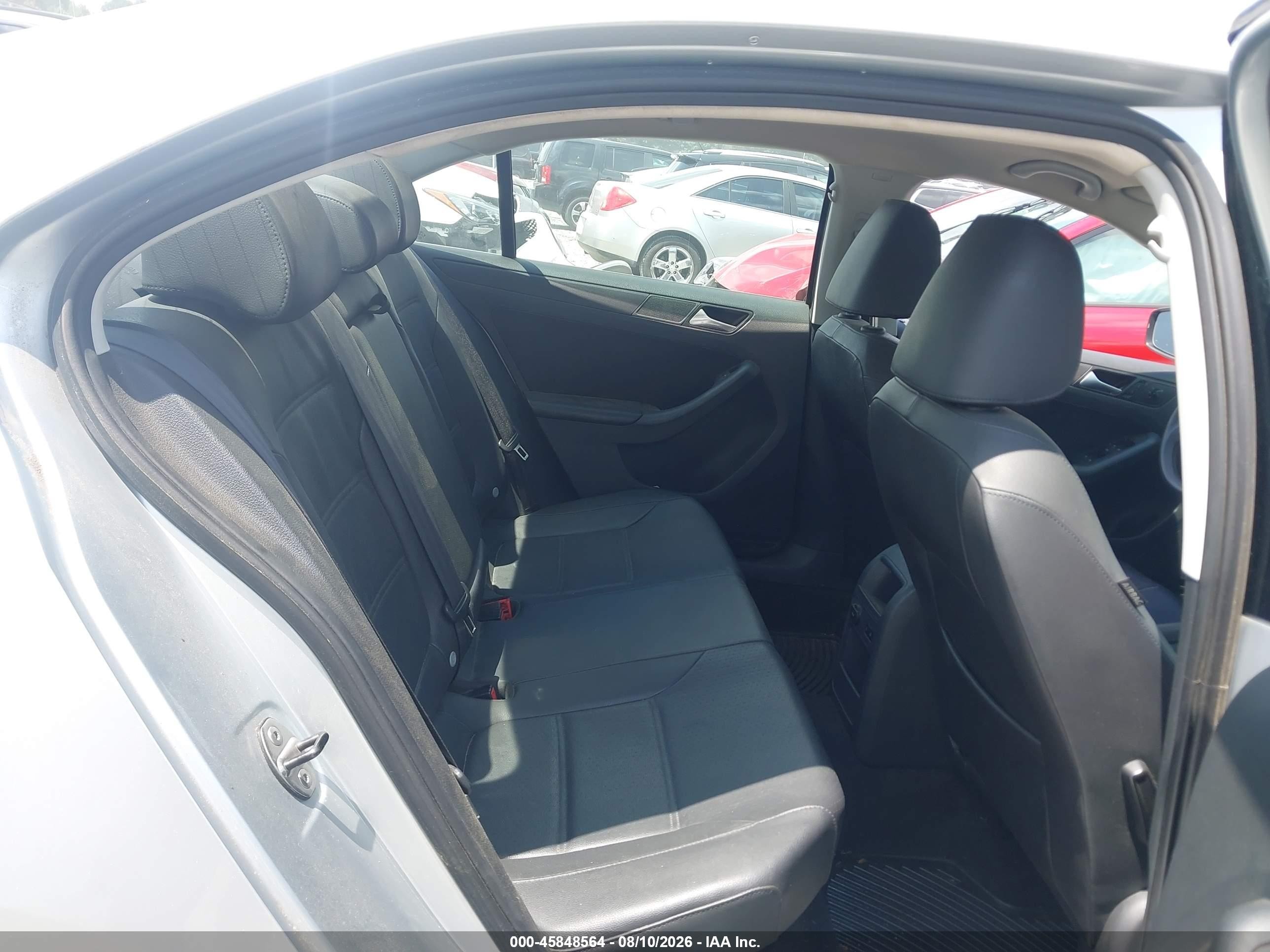 2014 Volkswagen Jetta 1.8t Se Серебряный vin: 3VWD07AJXEM217851