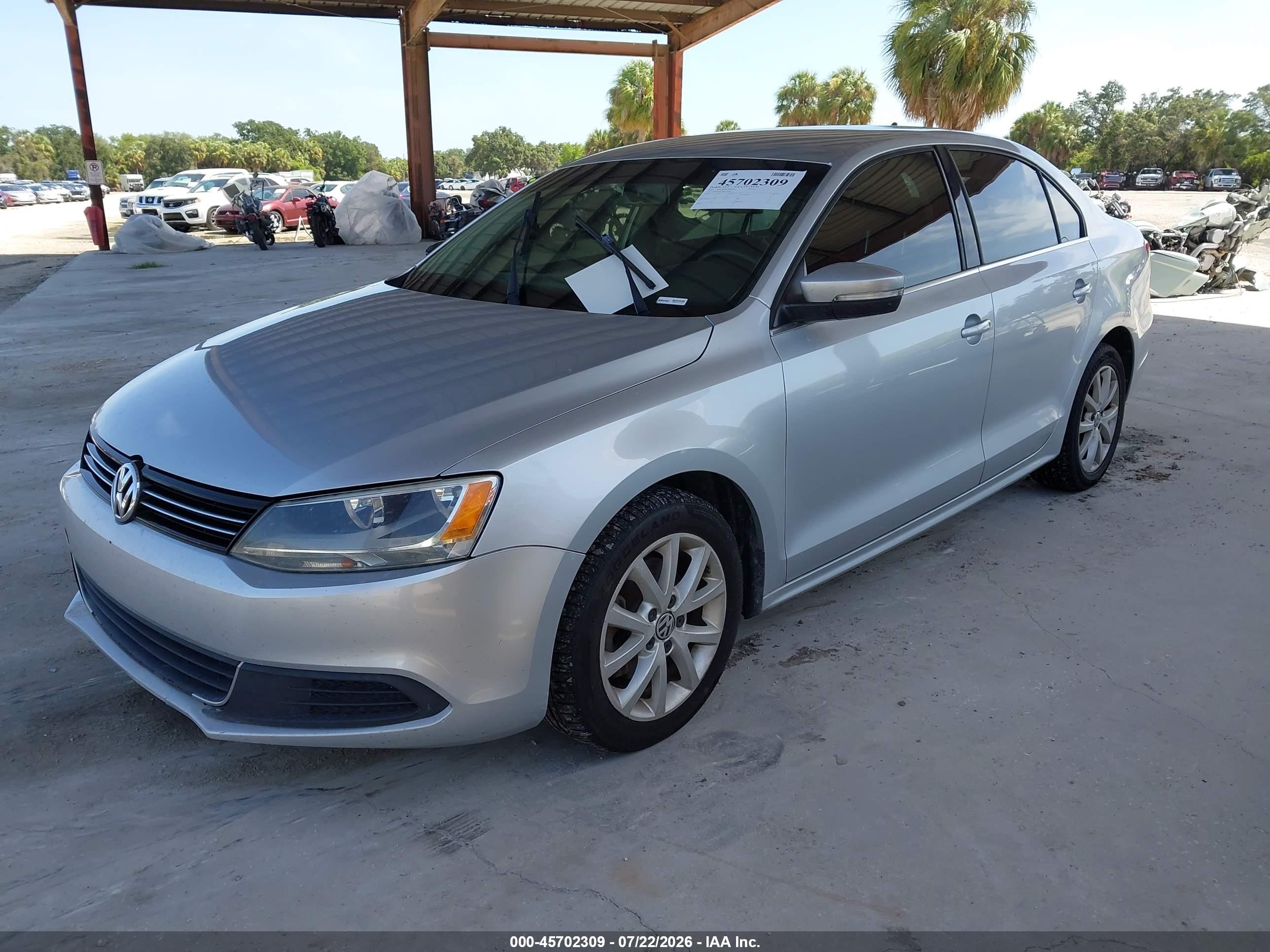 2014 Volkswagen Jetta 1.8t Se Silver vin: 3VWD07AJXEM223620