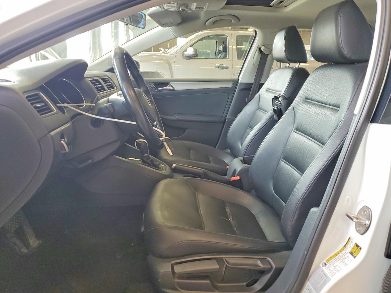 2015 Volkswagen Jetta Se White vin: 3VWD07AJXFM339644