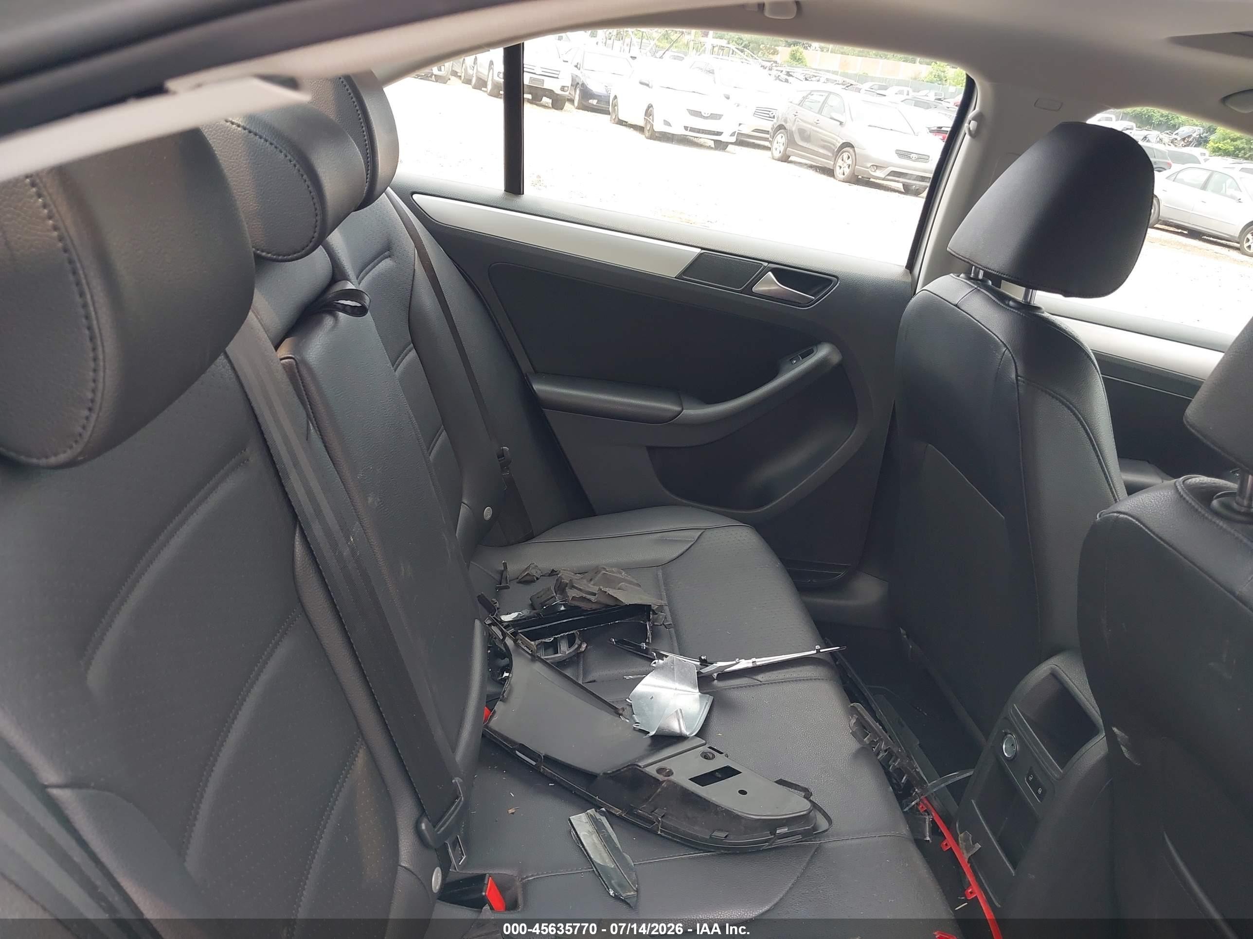 2014 Volkswagen Jetta 1.8t Se Silver vin: 3VWD17AJ0EM377122
