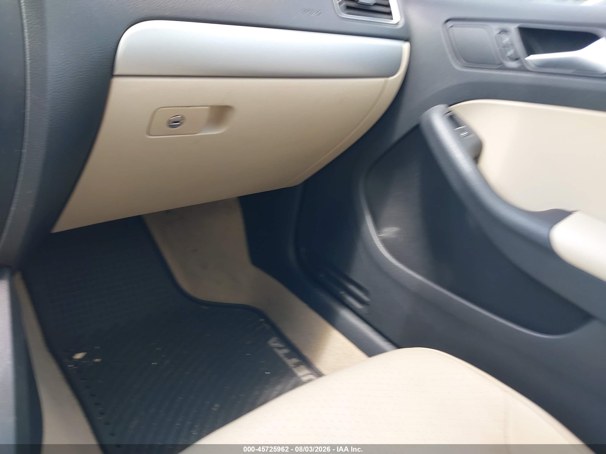 2014 Volkswagen Jetta 1.8t Se Белый vin: 3VWD17AJ0EM382241