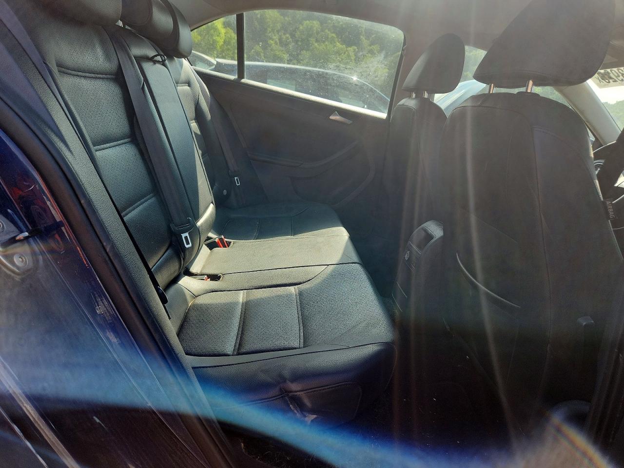 2014 Volkswagen Jetta Se Blue vin: 3VWD17AJ0EM418915