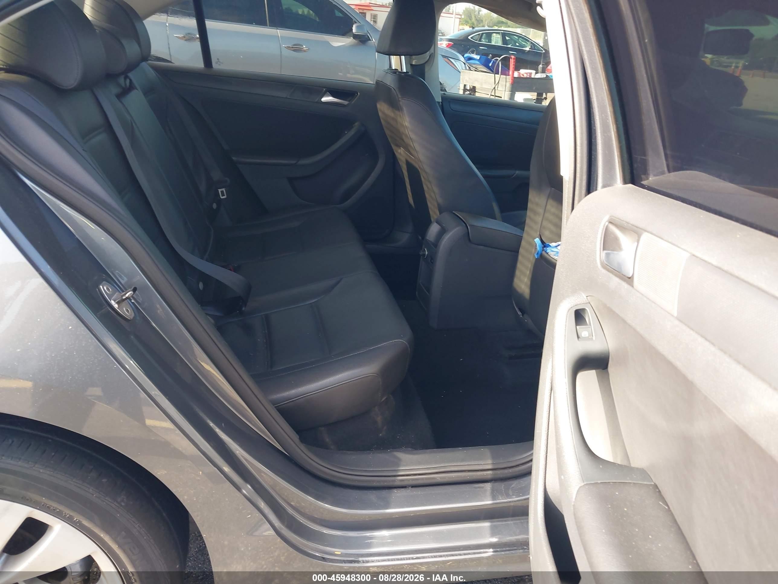 2014 Volkswagen Jetta 1.8t Se Gray vin: 3VWD17AJ0EM428523