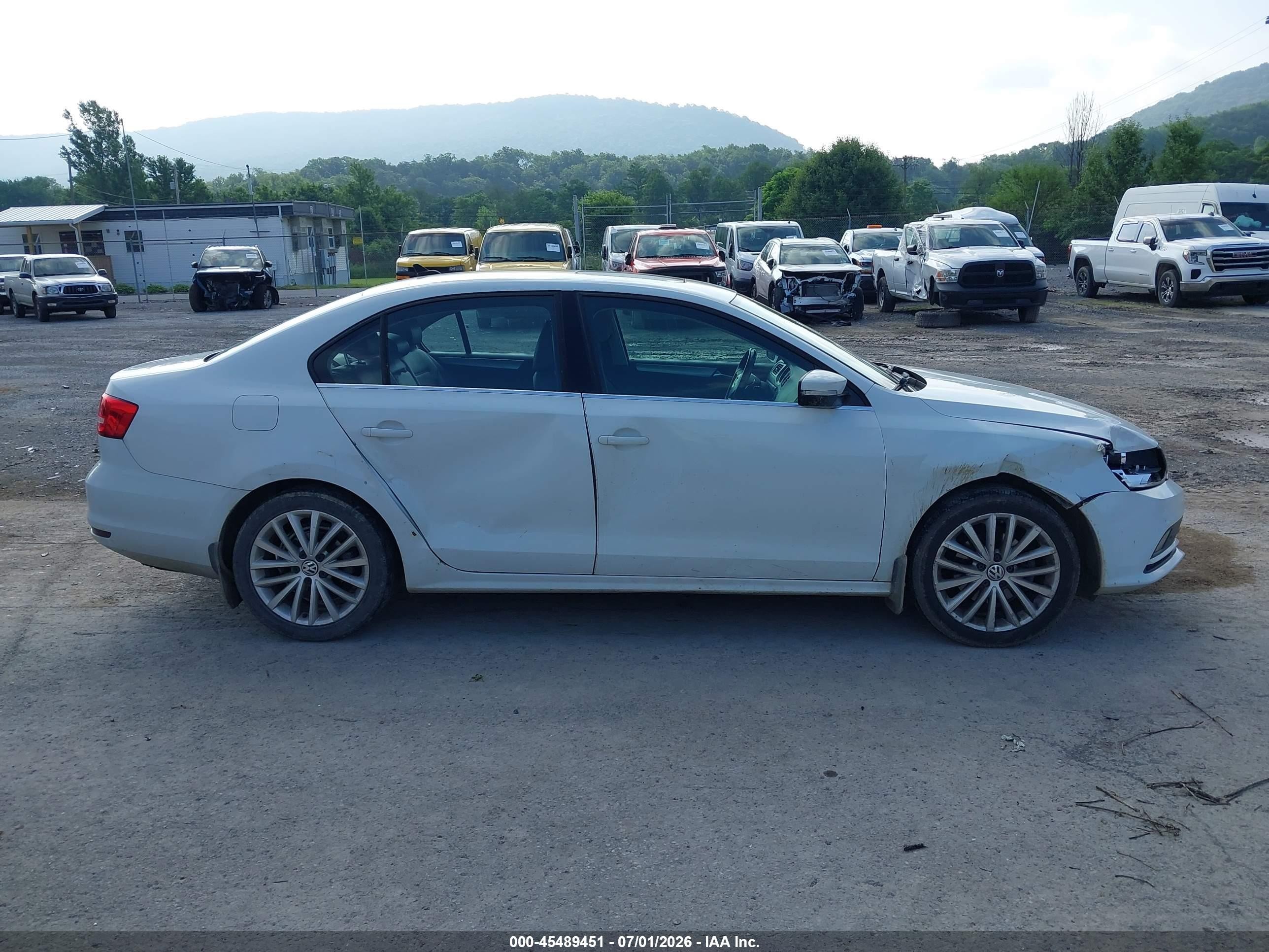 2015 Volkswagen Jetta 1.8t Se White vin: 3VWD17AJ0FM214276