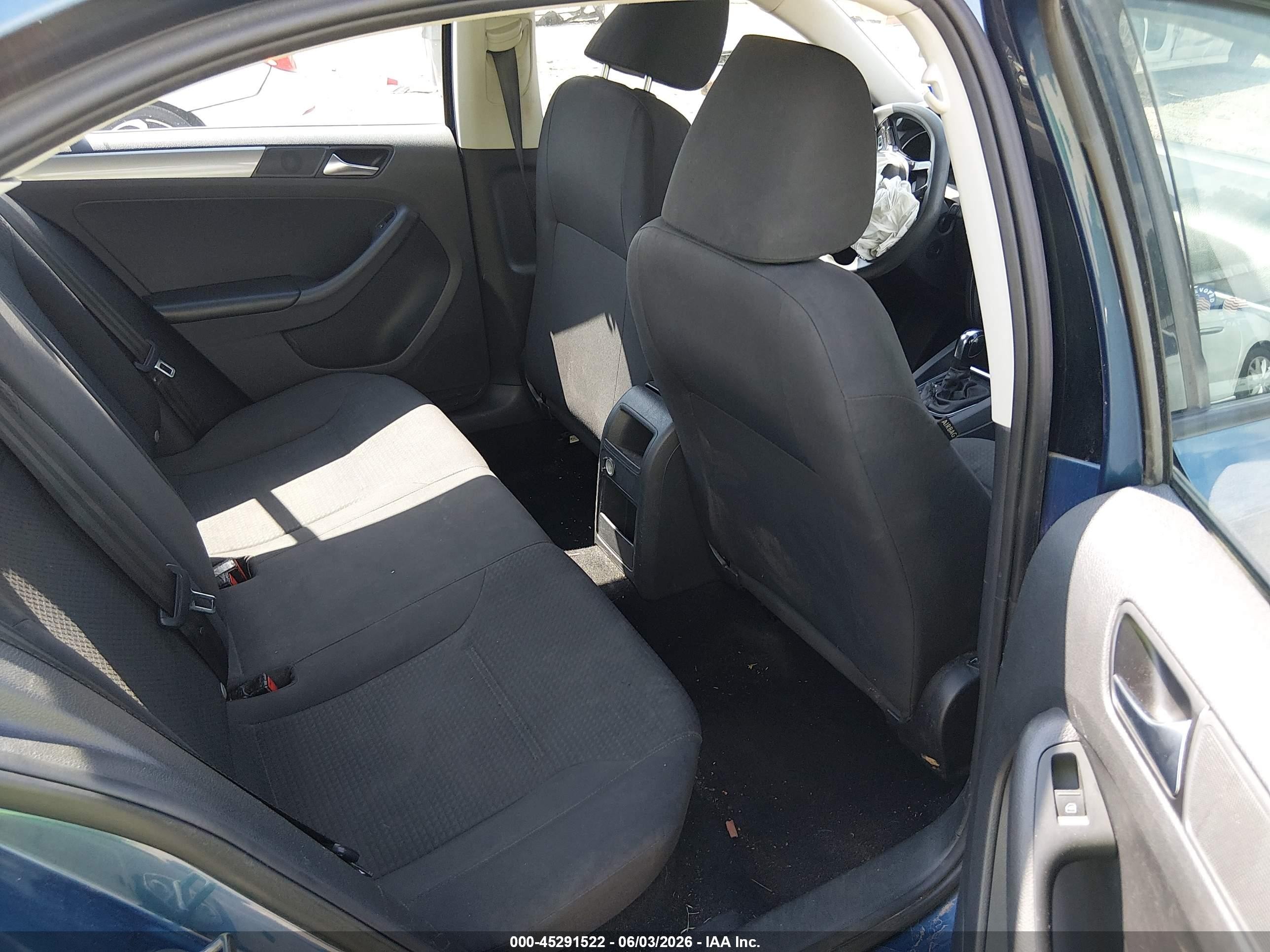 2015 Volkswagen Jetta 1.8t Se Синий vin: 3VWD17AJ0FM282397
