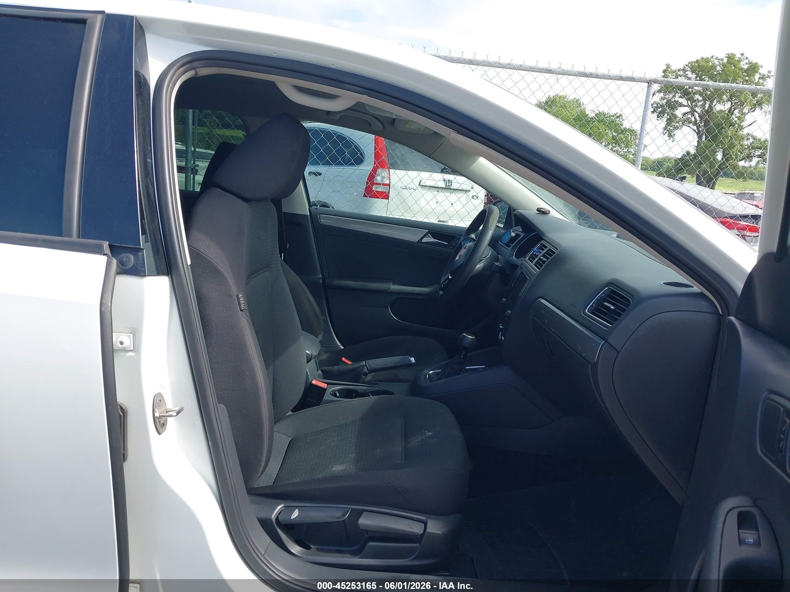 2015 Volkswagen Jetta 1.8t Se White vin: 3VWD17AJ0FM319478