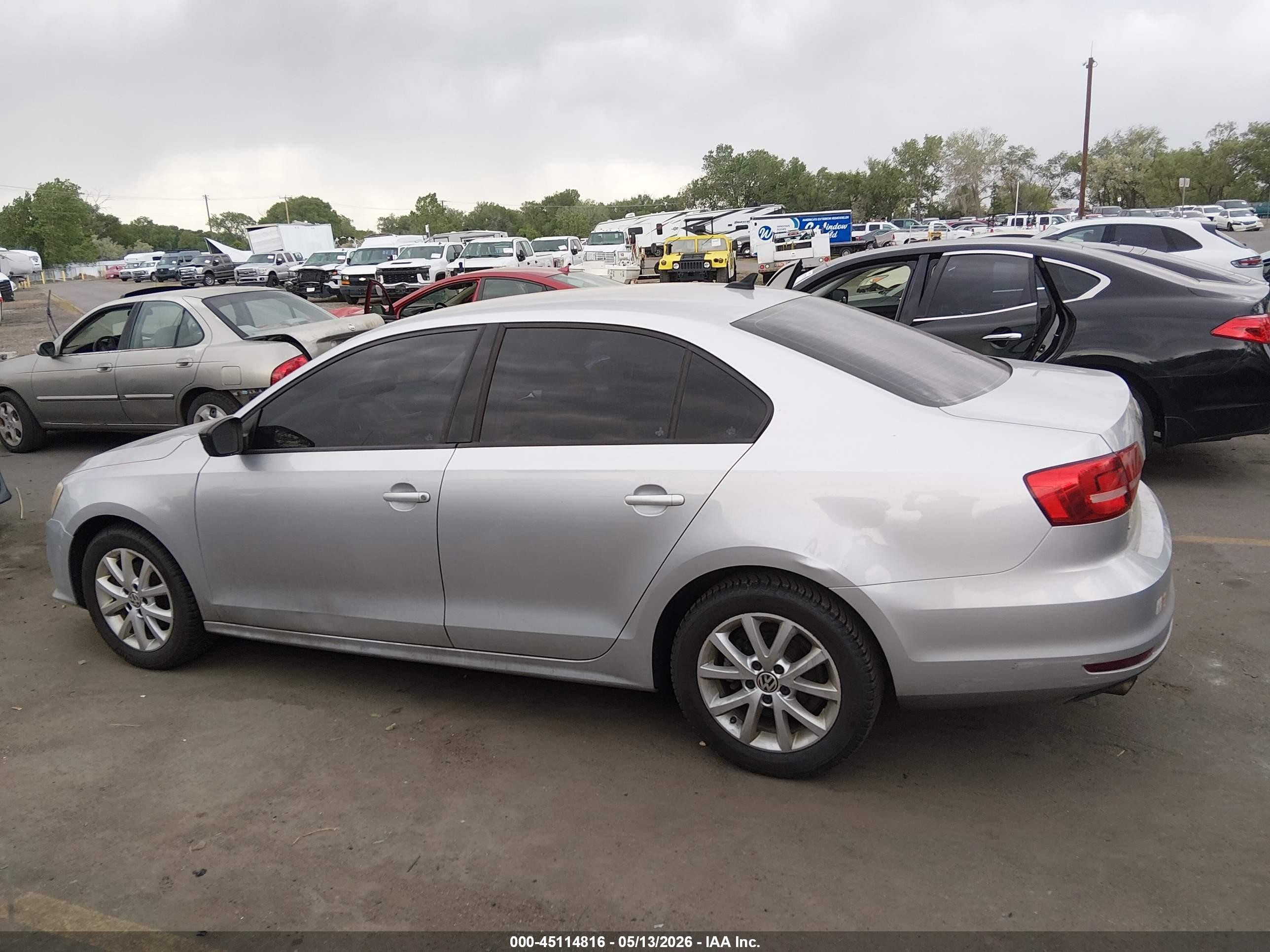 2015 Volkswagen Jetta 1.8t Se Серебряный vin: 3VWD17AJ0FM325183