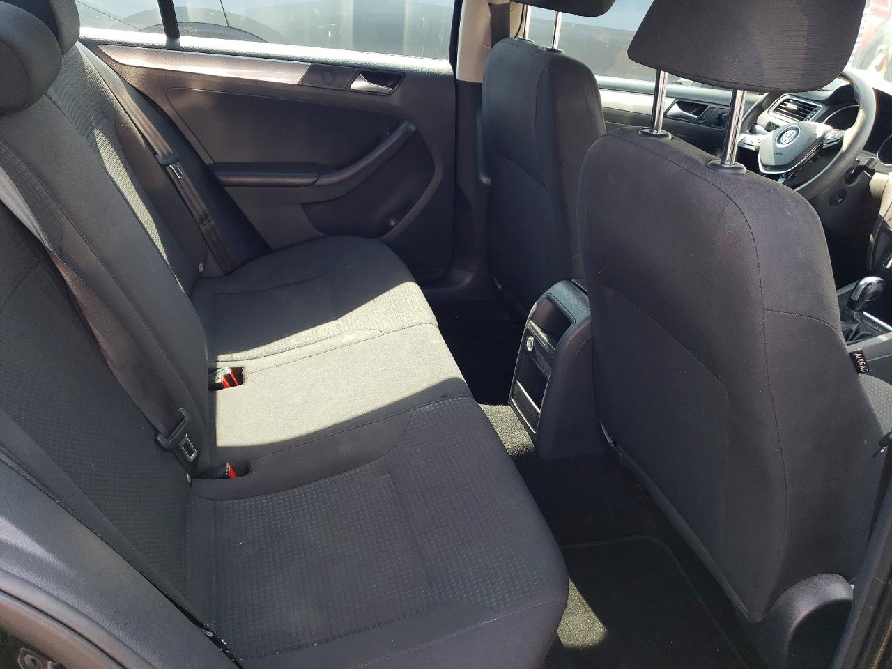 2015 Volkswagen Jetta Se Black vin: 3VWD17AJ0FM325801