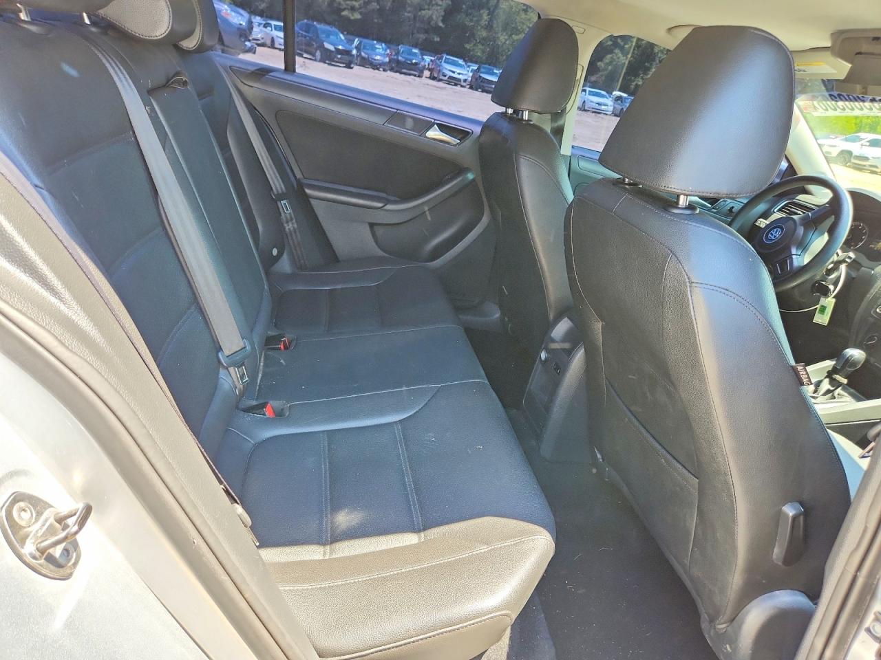2014 Volkswagen Jetta Se Серебряный vin: 3VWD17AJ1EM266871