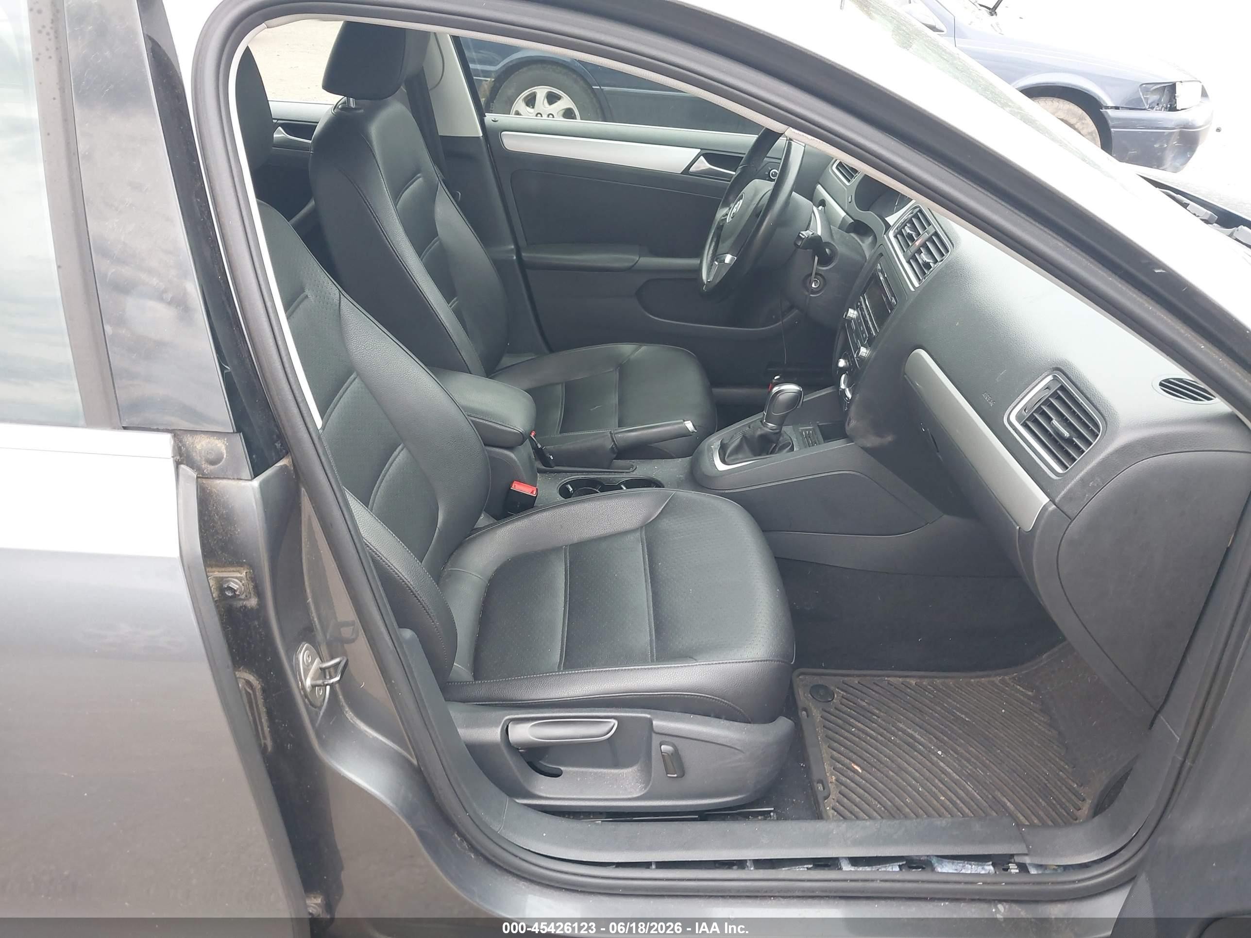 2014 Volkswagen Jetta 1.8t Se Gray vin: 3VWD17AJ1EM334733