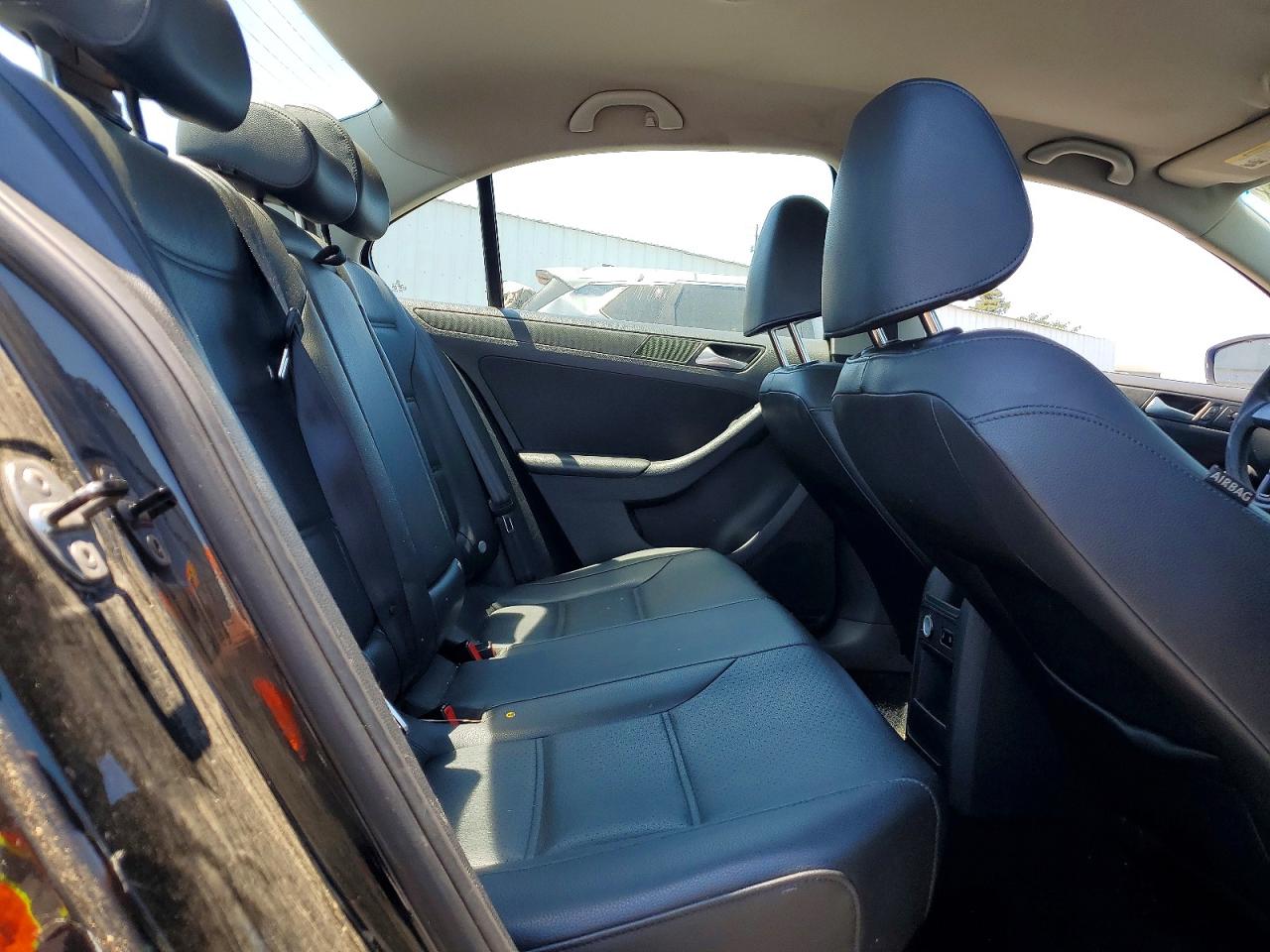 2014 Volkswagen Jetta Se Black vin: 3VWD17AJ1EM365822