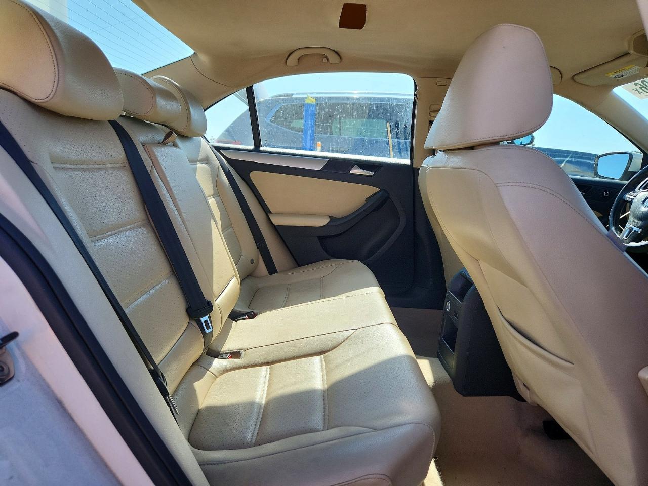 2014 Volkswagen Jetta Se White vin: 3VWD17AJ1EM382362
