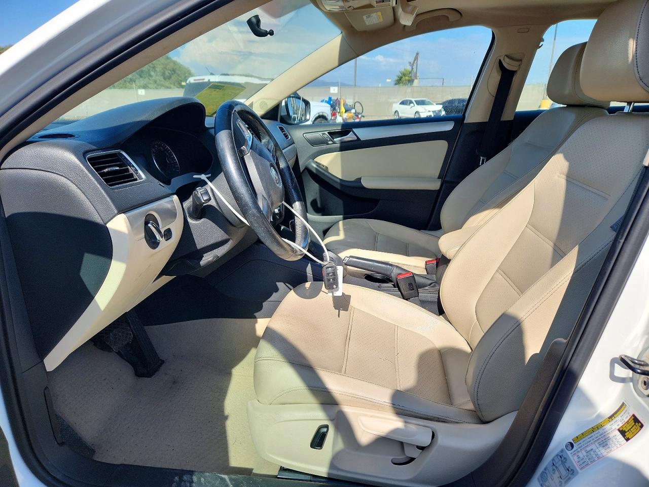 2014 Volkswagen Jetta Se White vin: 3VWD17AJ1EM382362