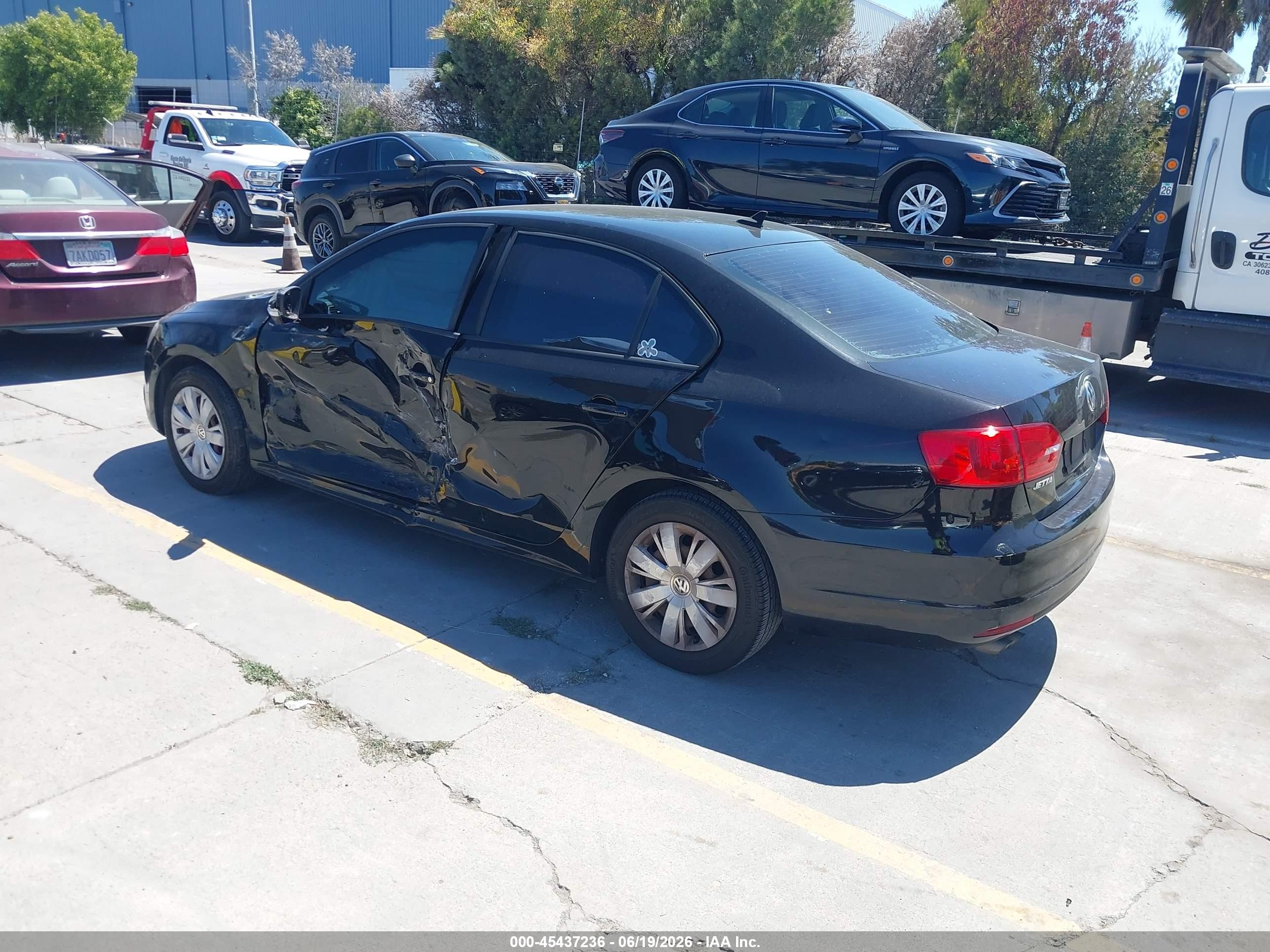 2014 Volkswagen Jetta 1.8t Se Черный vin: 3VWD17AJ1EM394561