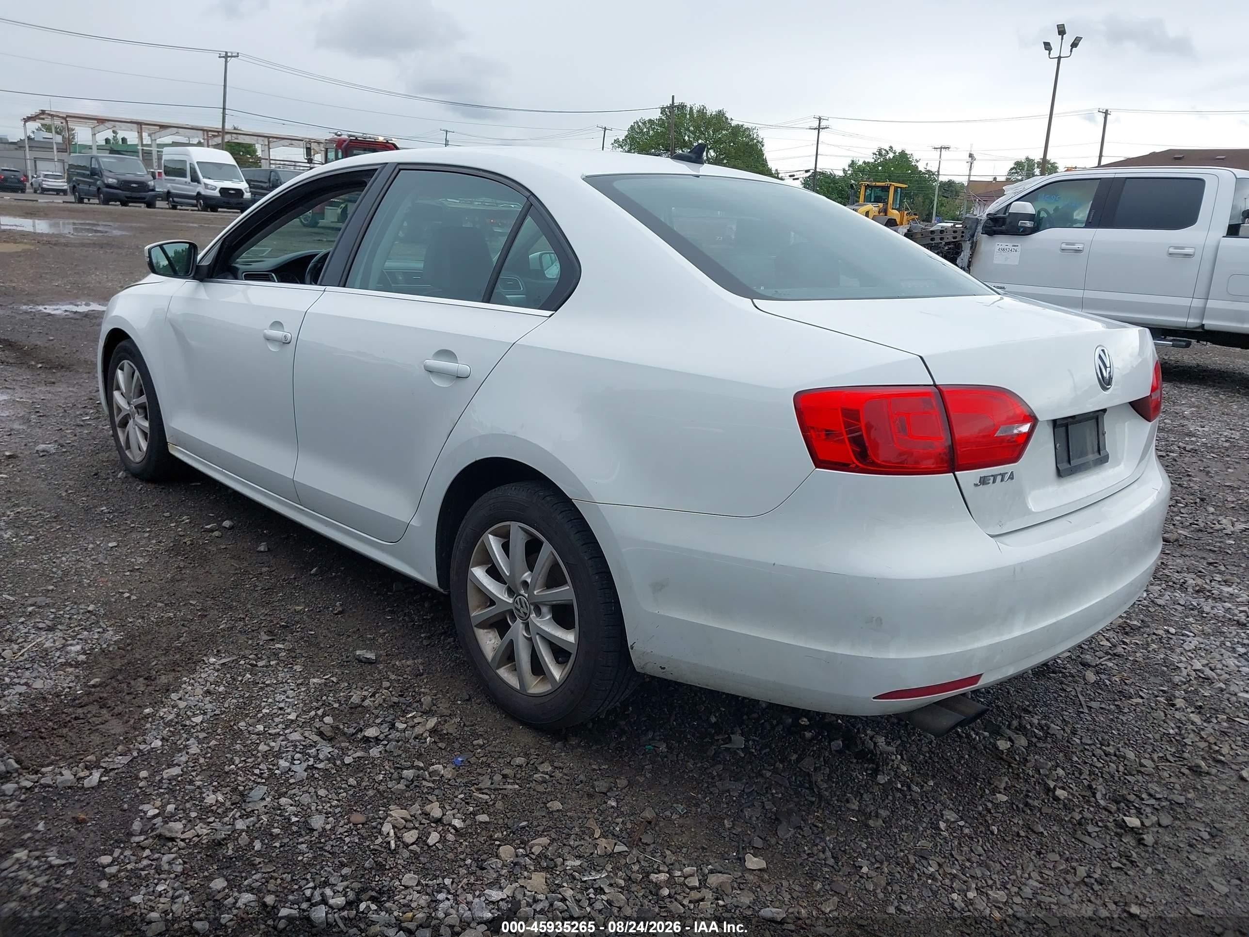 2014 Volkswagen Jetta 1.8t Se Белый vin: 3VWD17AJ1EM417840