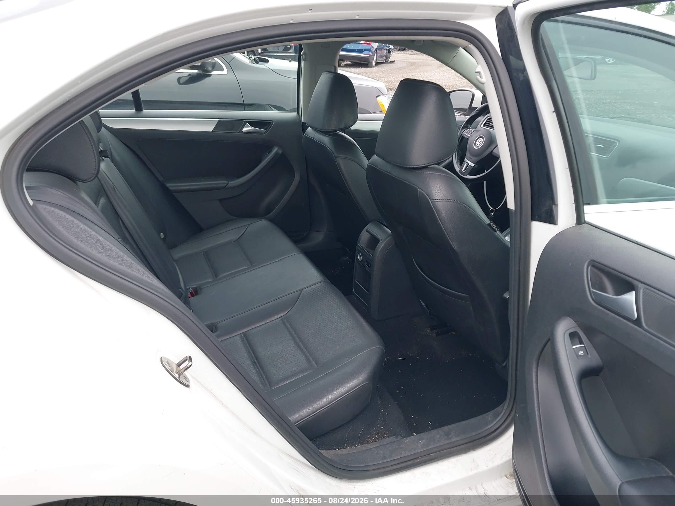 2014 Volkswagen Jetta 1.8t Se Белый vin: 3VWD17AJ1EM417840