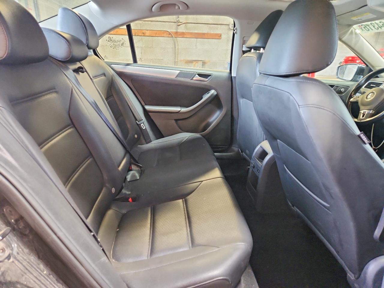 2014 Volkswagen Jetta Se Черный vin: 3VWD17AJ1EM440227