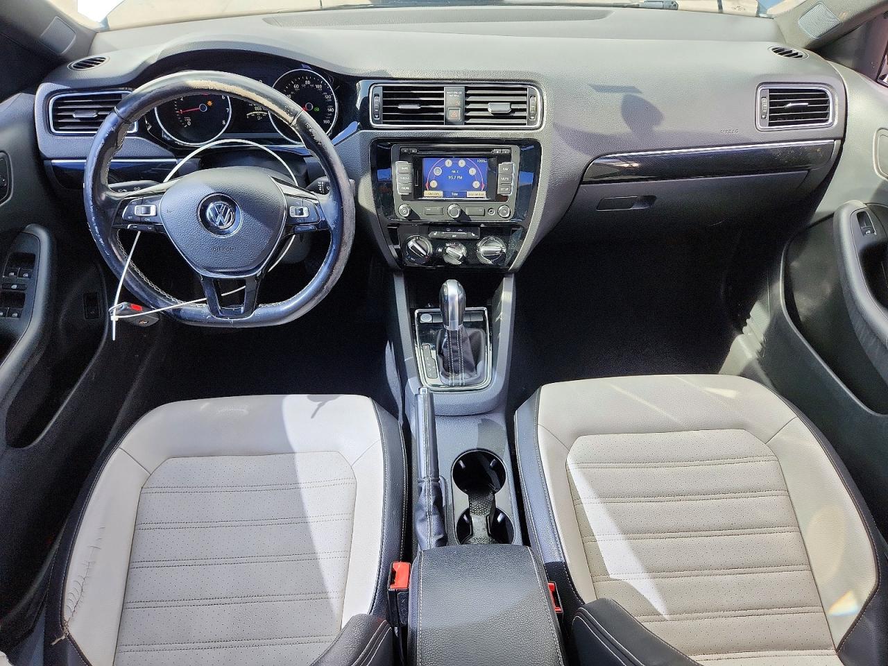 2015 Volkswagen Jetta Se Silver vin: 3VWD17AJ1FM220829