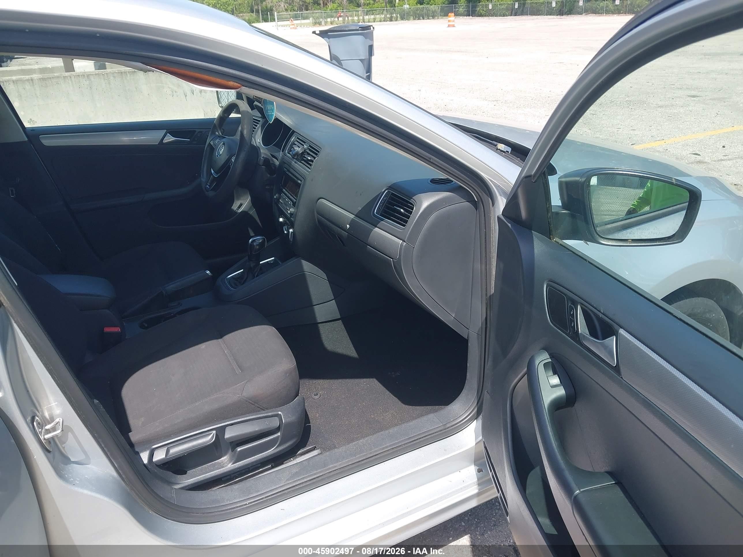 2015 Volkswagen Jetta 1.8t Se Серебряный vin: 3VWD17AJ1FM233046