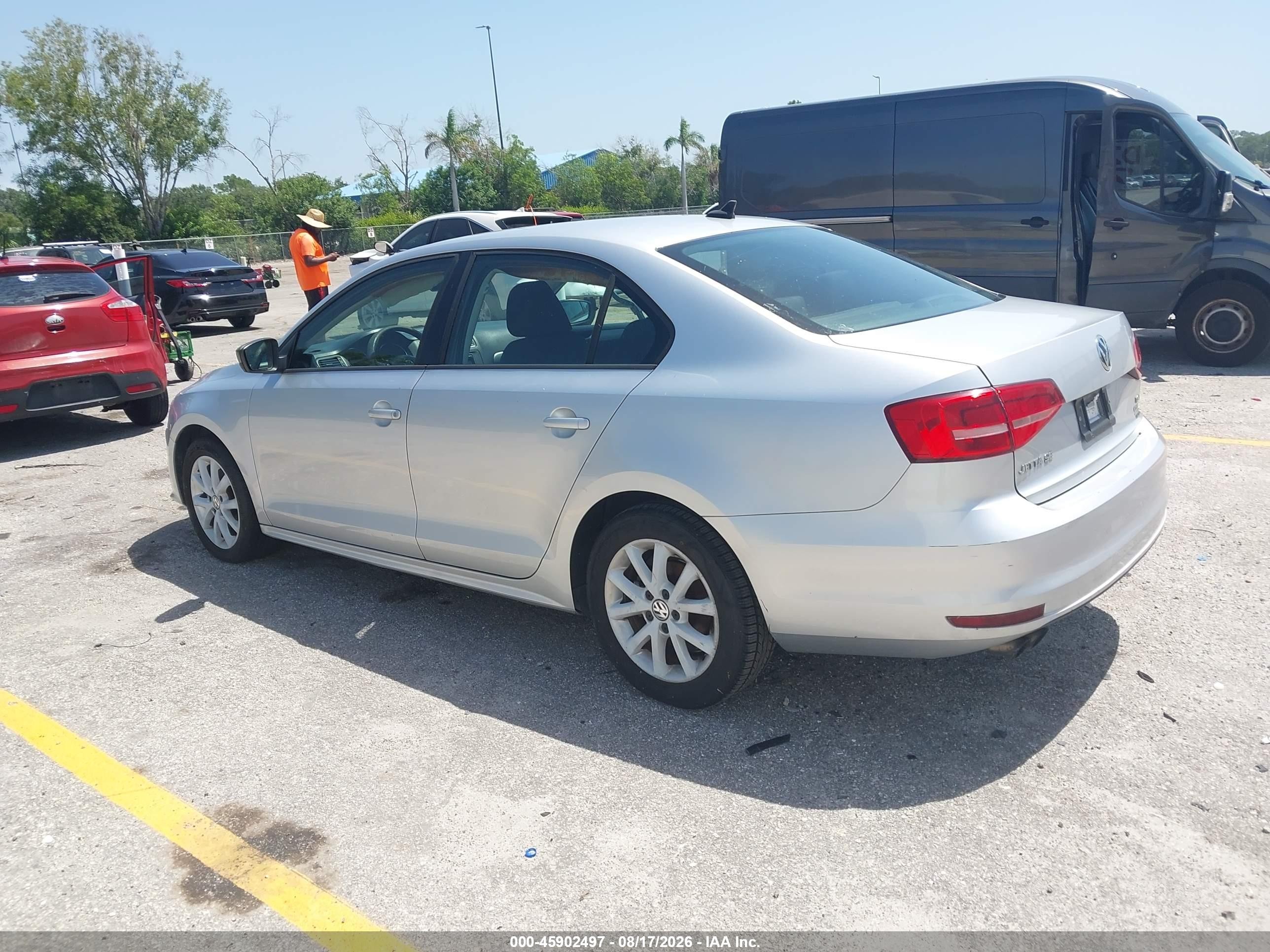 2015 Volkswagen Jetta 1.8t Se Серебряный vin: 3VWD17AJ1FM233046