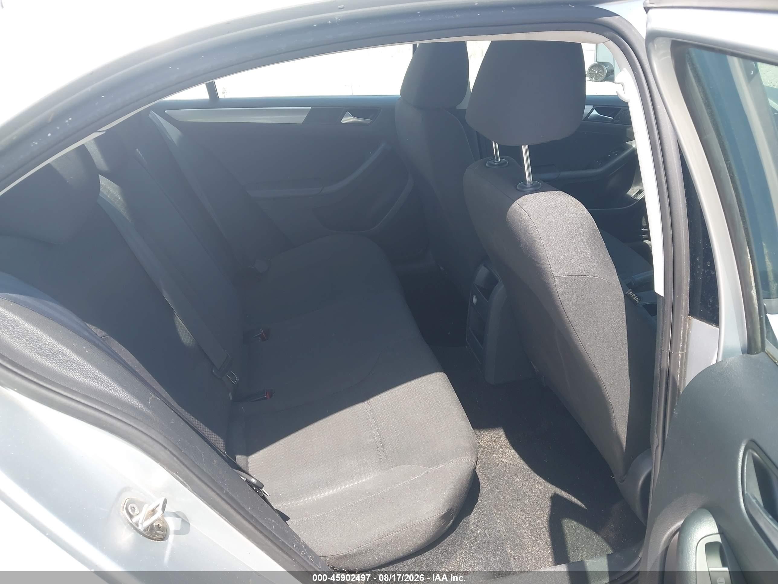 2015 Volkswagen Jetta 1.8t Se Серебряный vin: 3VWD17AJ1FM233046