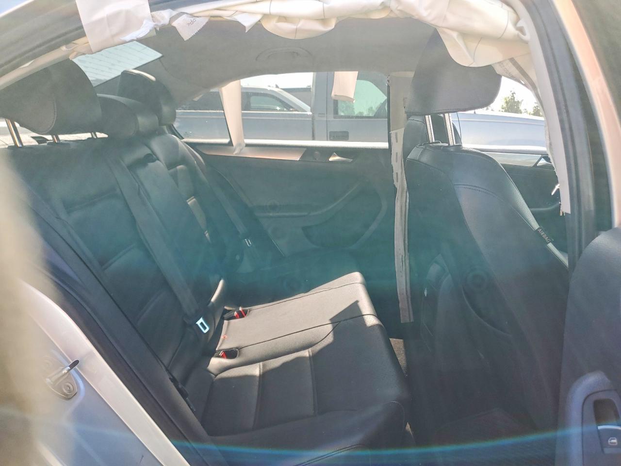 2015 Volkswagen Jetta Se Silver vin: 3VWD17AJ1FM238487