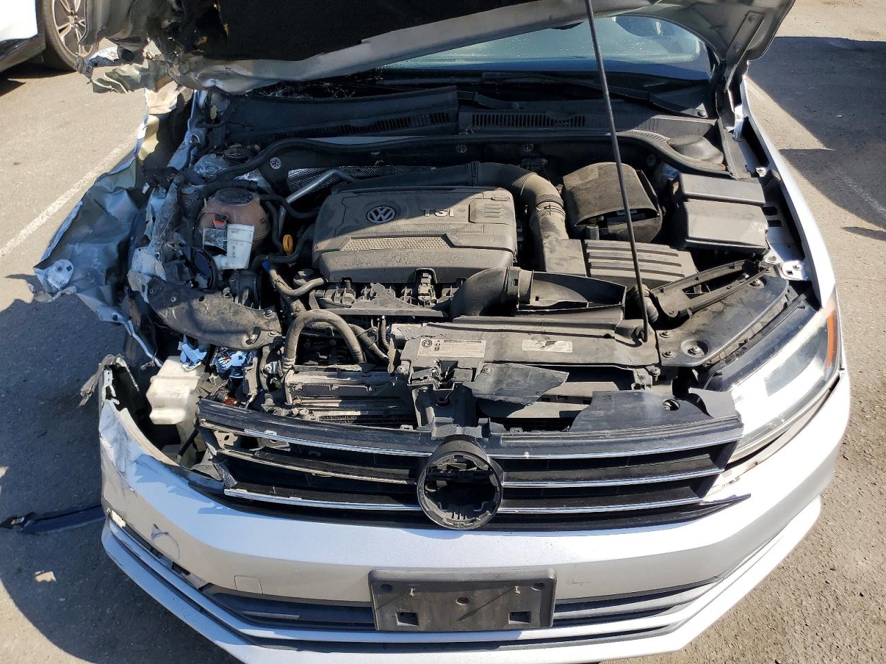 2015 Volkswagen Jetta Se Silver vin: 3VWD17AJ1FM238487